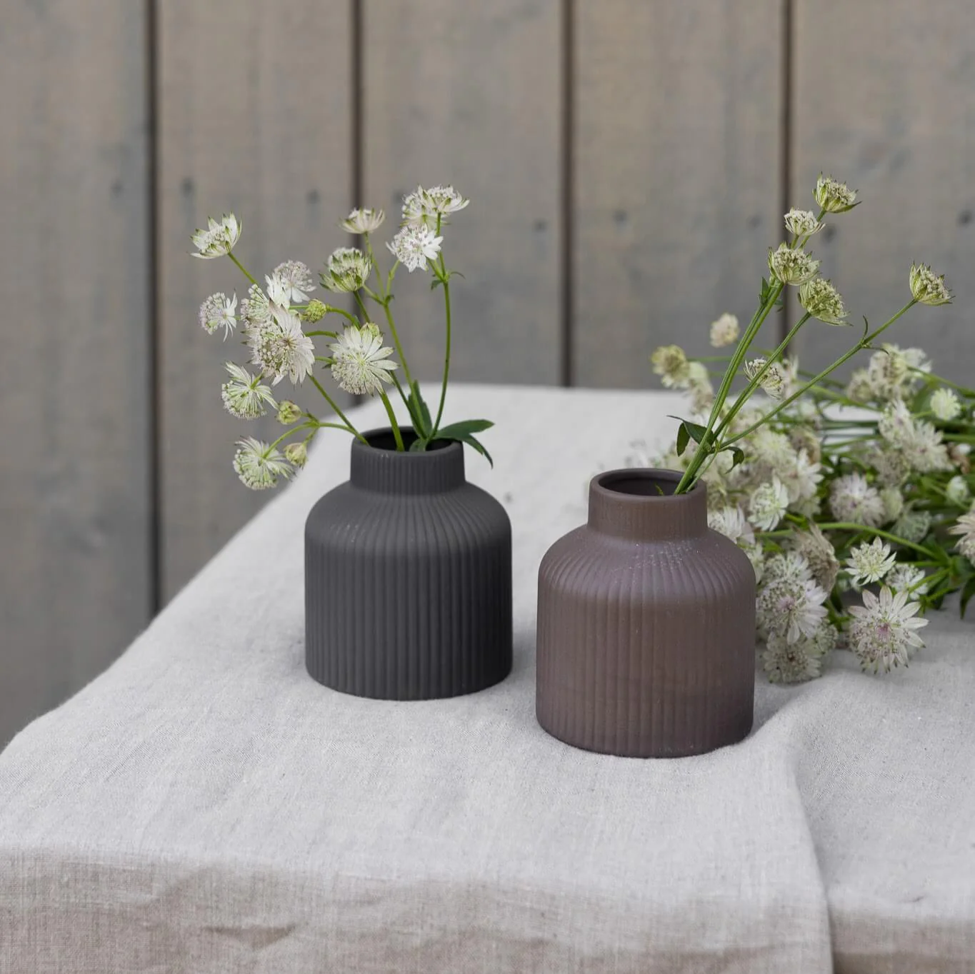 Lillhagen - matte Keramikvase mit starkem Auftritt