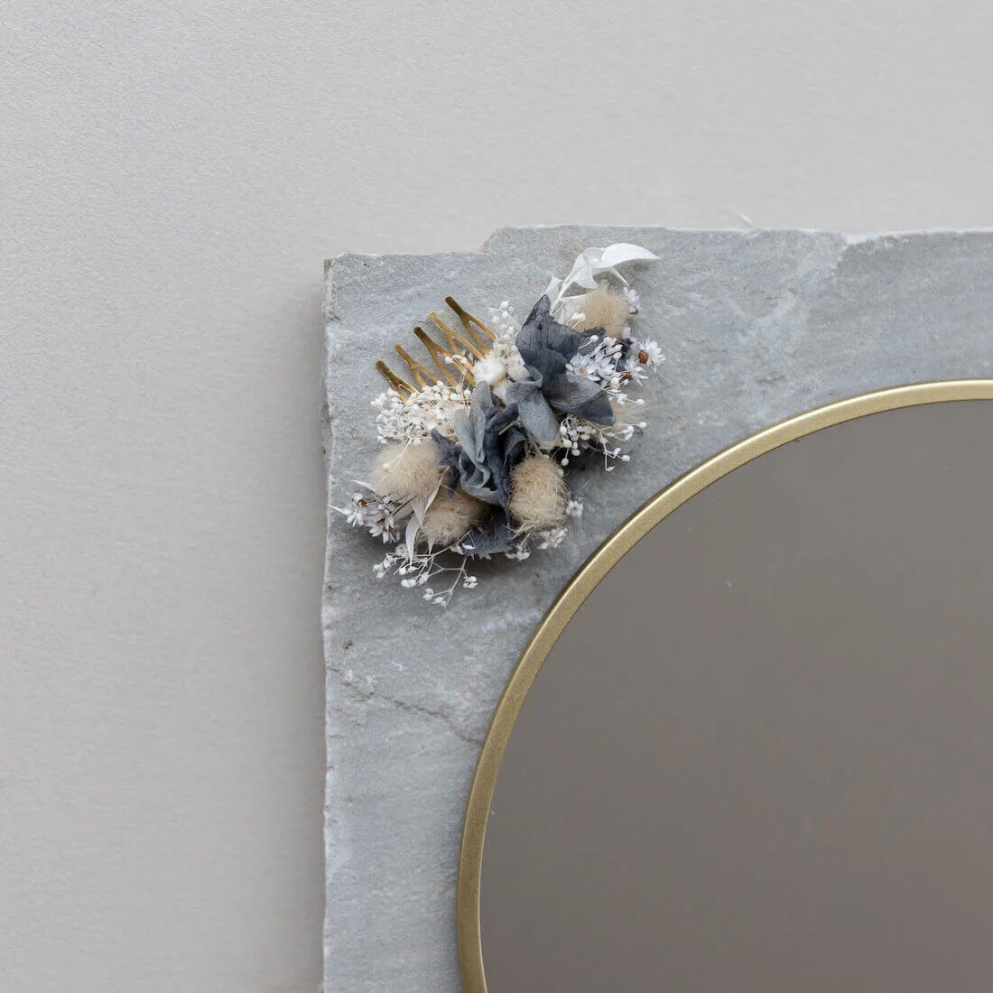 Haarkamm Trockenblumen blau beige Hortensie