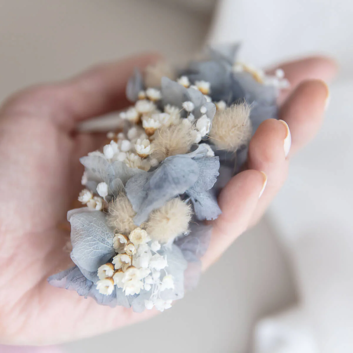 Haarkamm Trockenblumen blau beige Hortensie