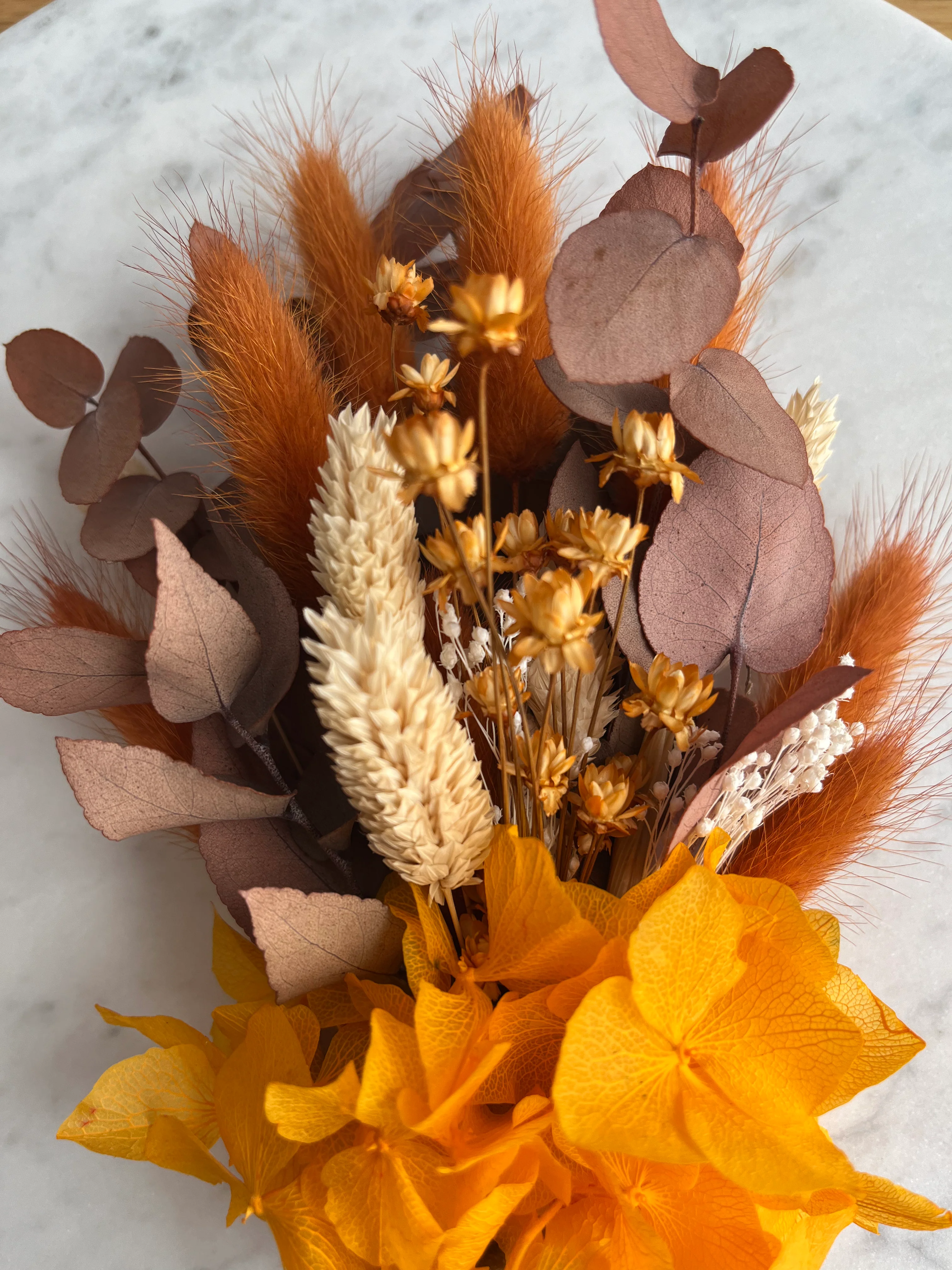 Kerzenhalter und Schale in einem - mit passendem Gesteck orange