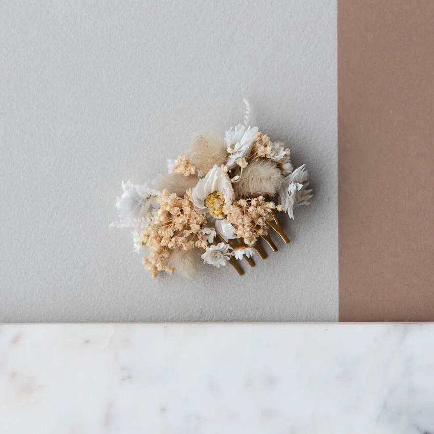 Haarkamm Trockenblumen natur beige Frühlingshaft
