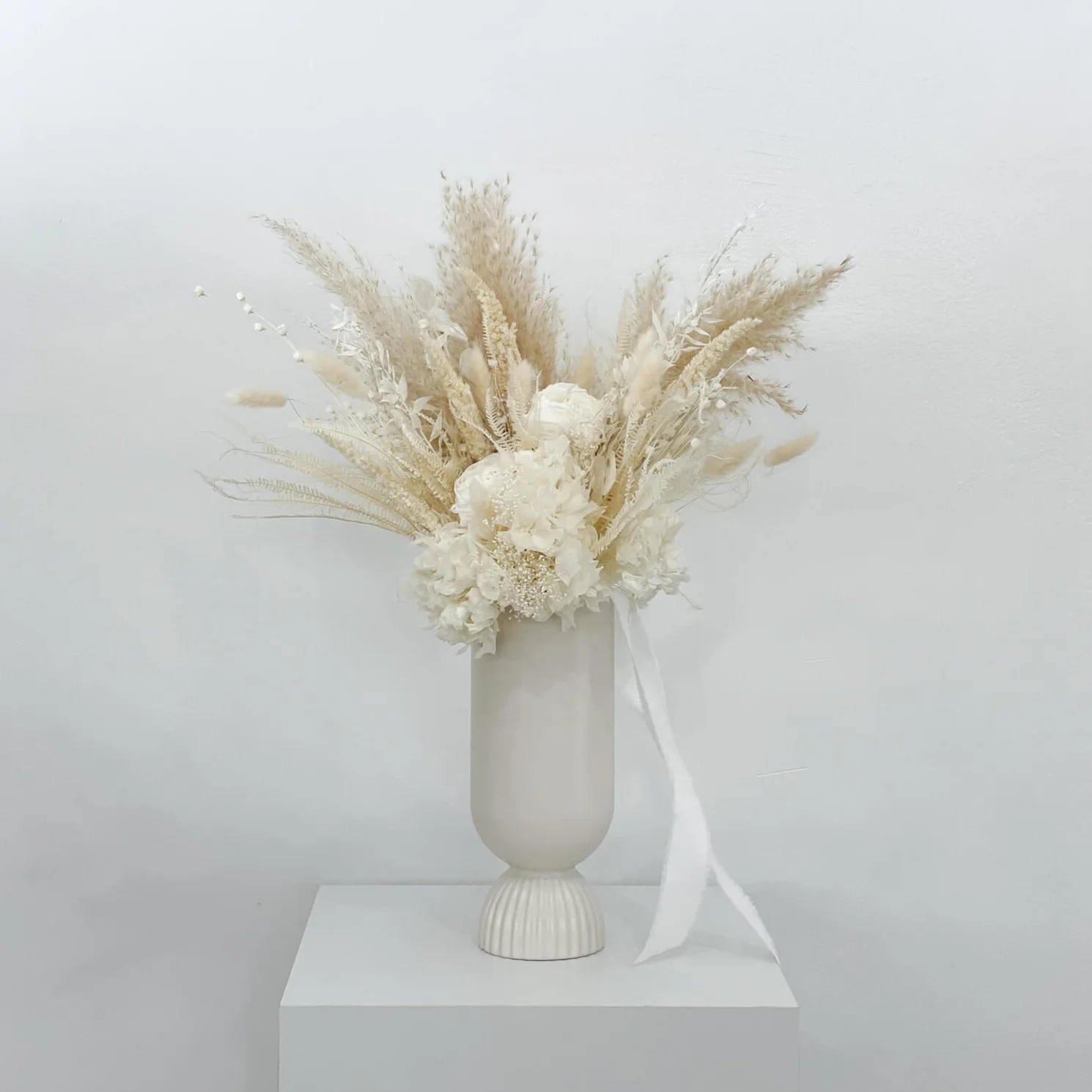 Für die Ewigkeit: Ein Brautstrauß, zeitlose Schönheit in Naturtönen