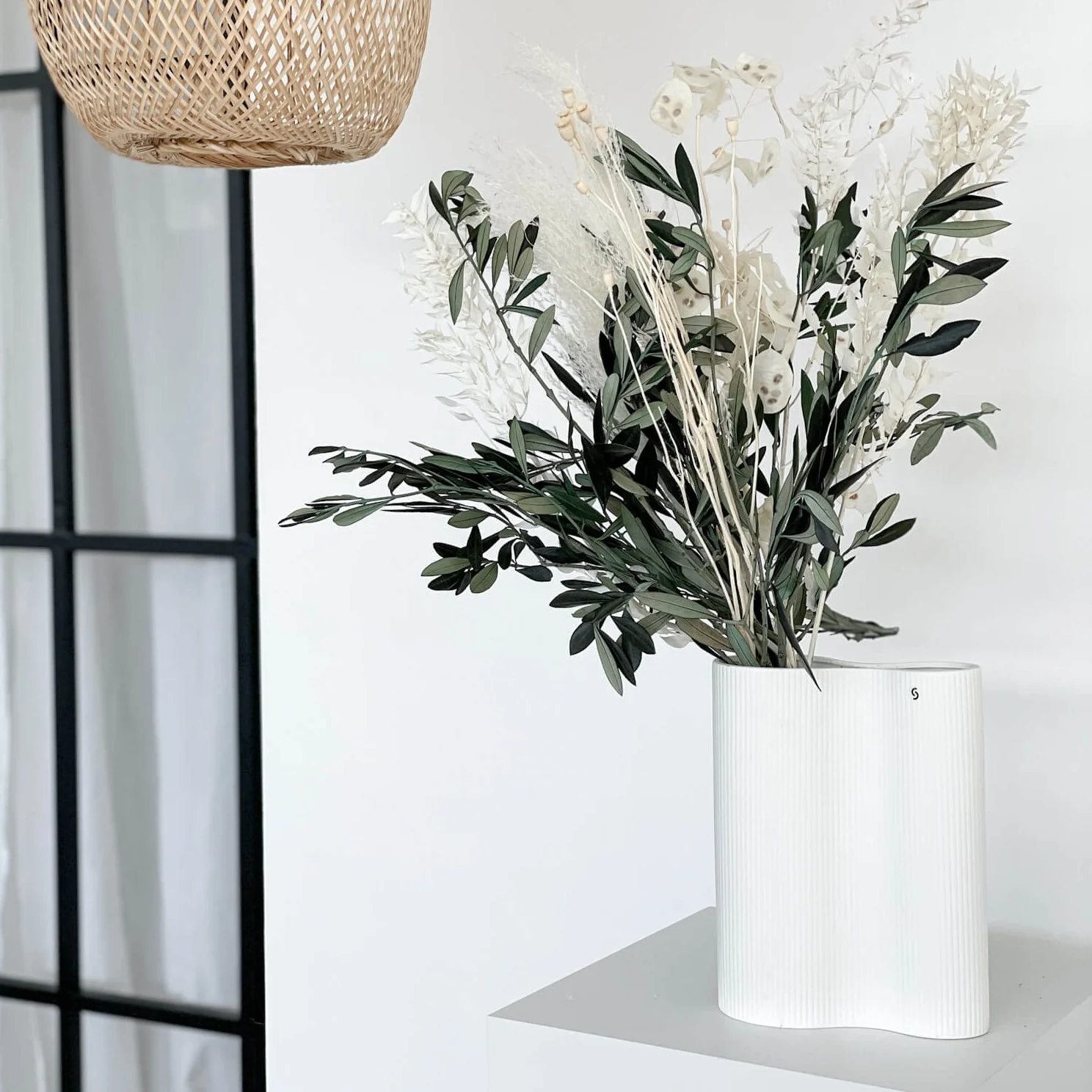 Trockenblumenstrauß grün weiß Olive