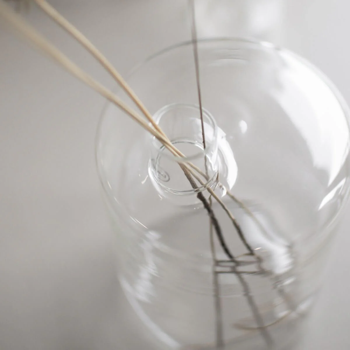 dbkd Pipe Vase Glas - die perfekte Vase für kleine Sträuße