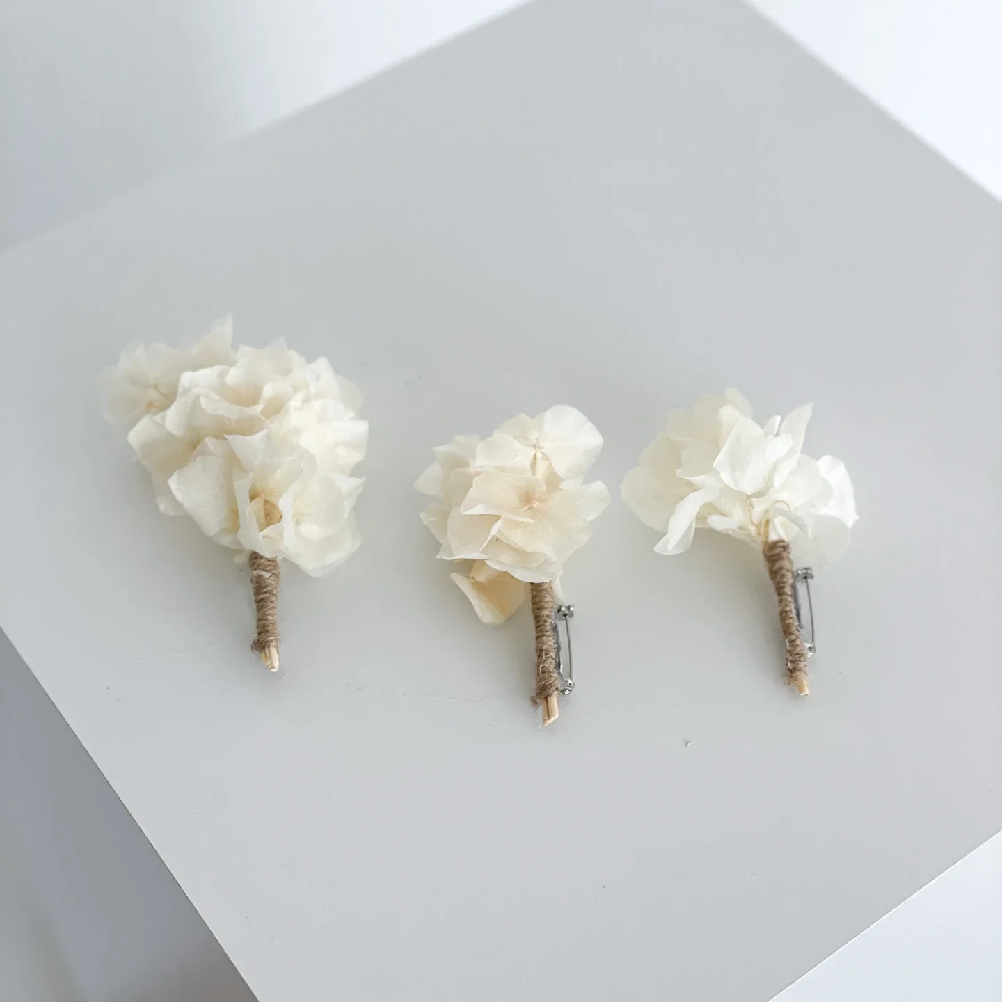 Anstecker Bräutigam I Trauzeuge I Hortensie weiß