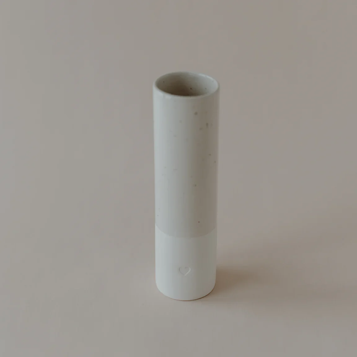 Eulenschnitt Steingut-Vase mit Herz - weiß