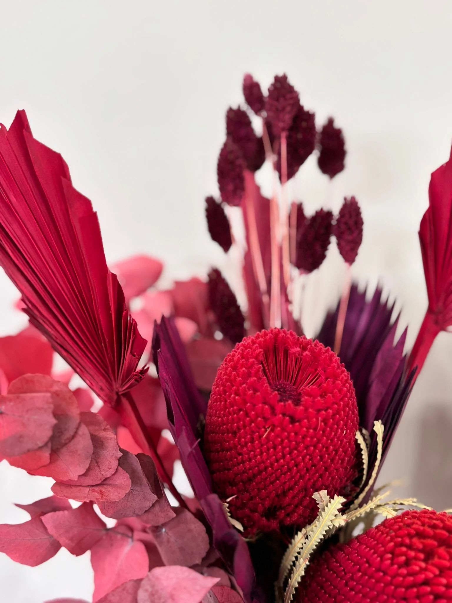 Red Velvet: Ein Statement-Strauß in kräftigem rot