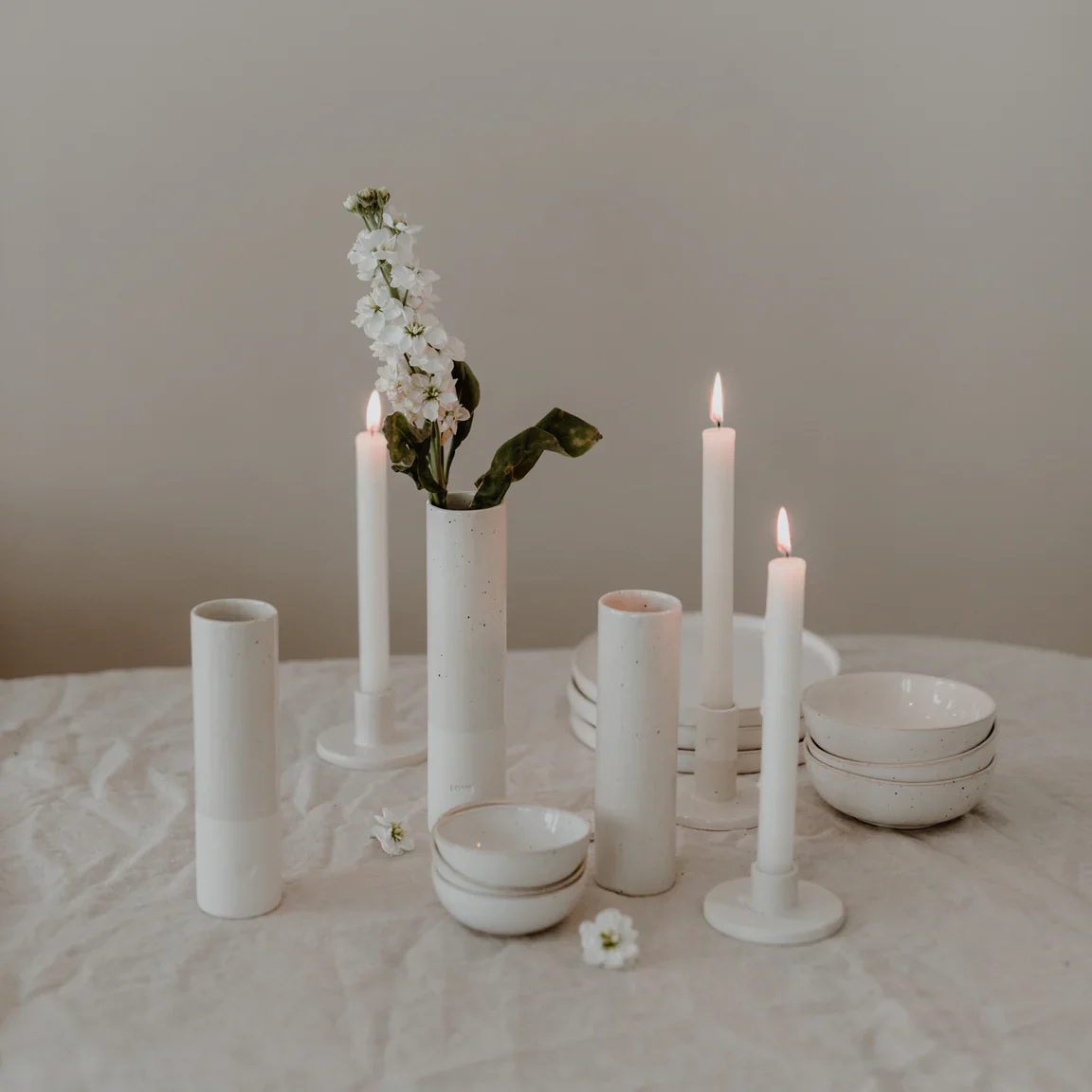 Eulenschnitt Steingut-Vase mit Herz - weiß