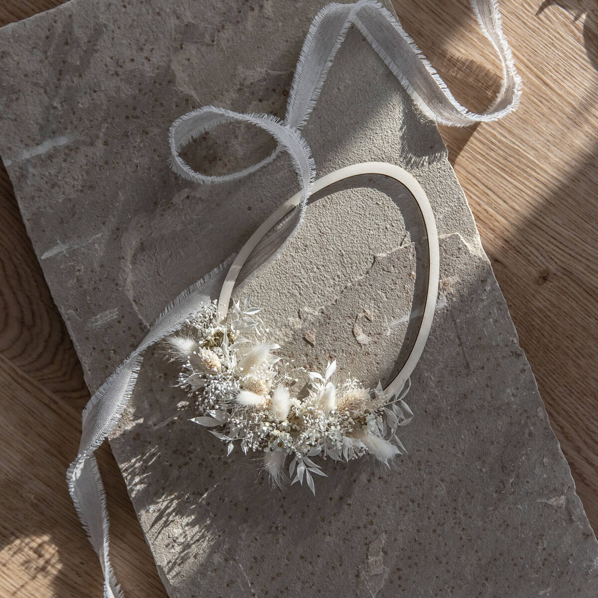 Trockenblumenkranz Osterei aus Holz