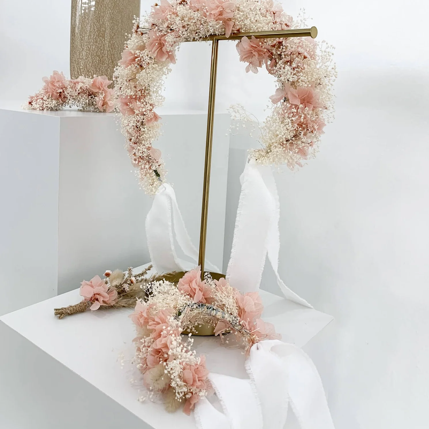 Armband Trockenblumen rosa mit Hortensie und Schleierkraut