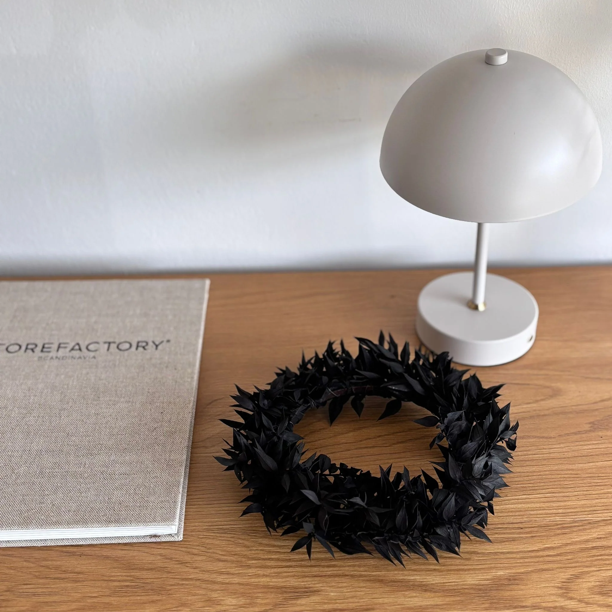 Trockenblumenkranz Ruskus schwarz