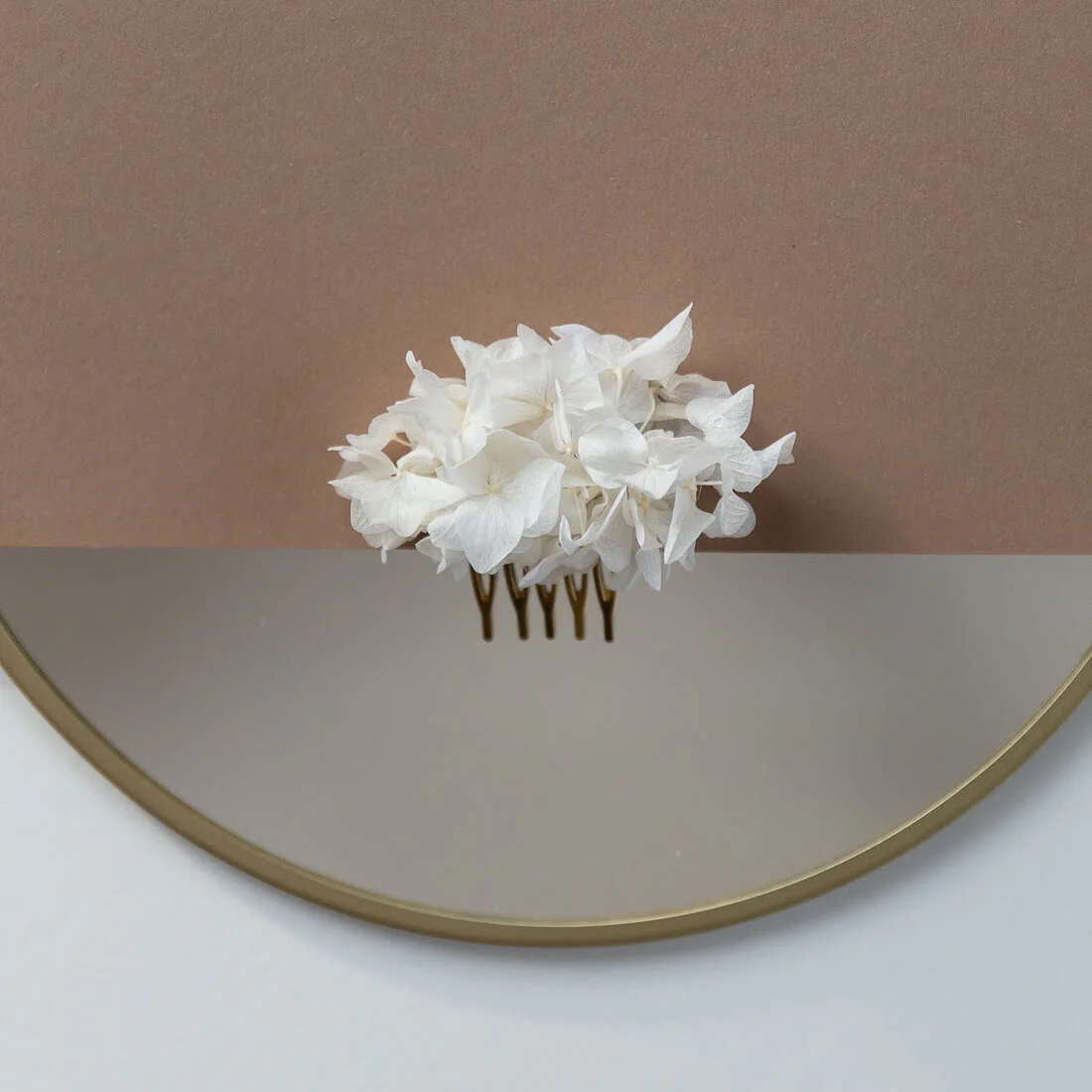 Haarkamm Trockenblumen weiß Hortensie