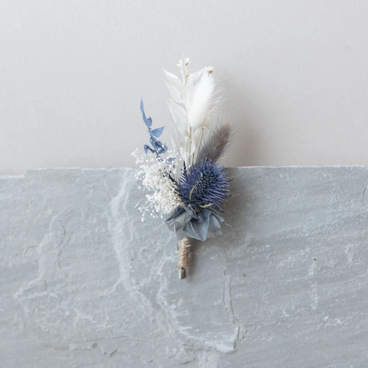 Anstecker Bräutigam & Trauzeuge Trockenblumen weiß blau
