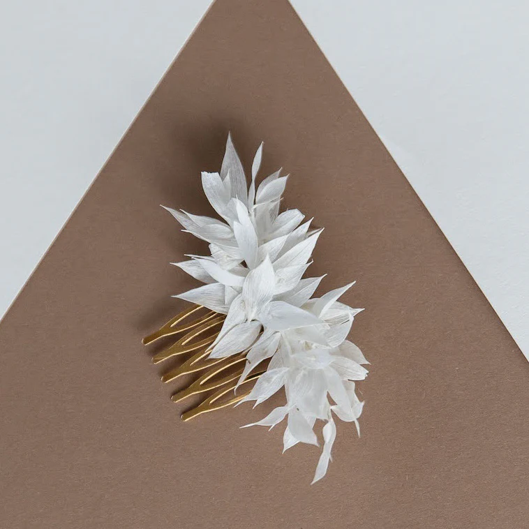 Haarkamm Trockenblumen weiß Ruskus