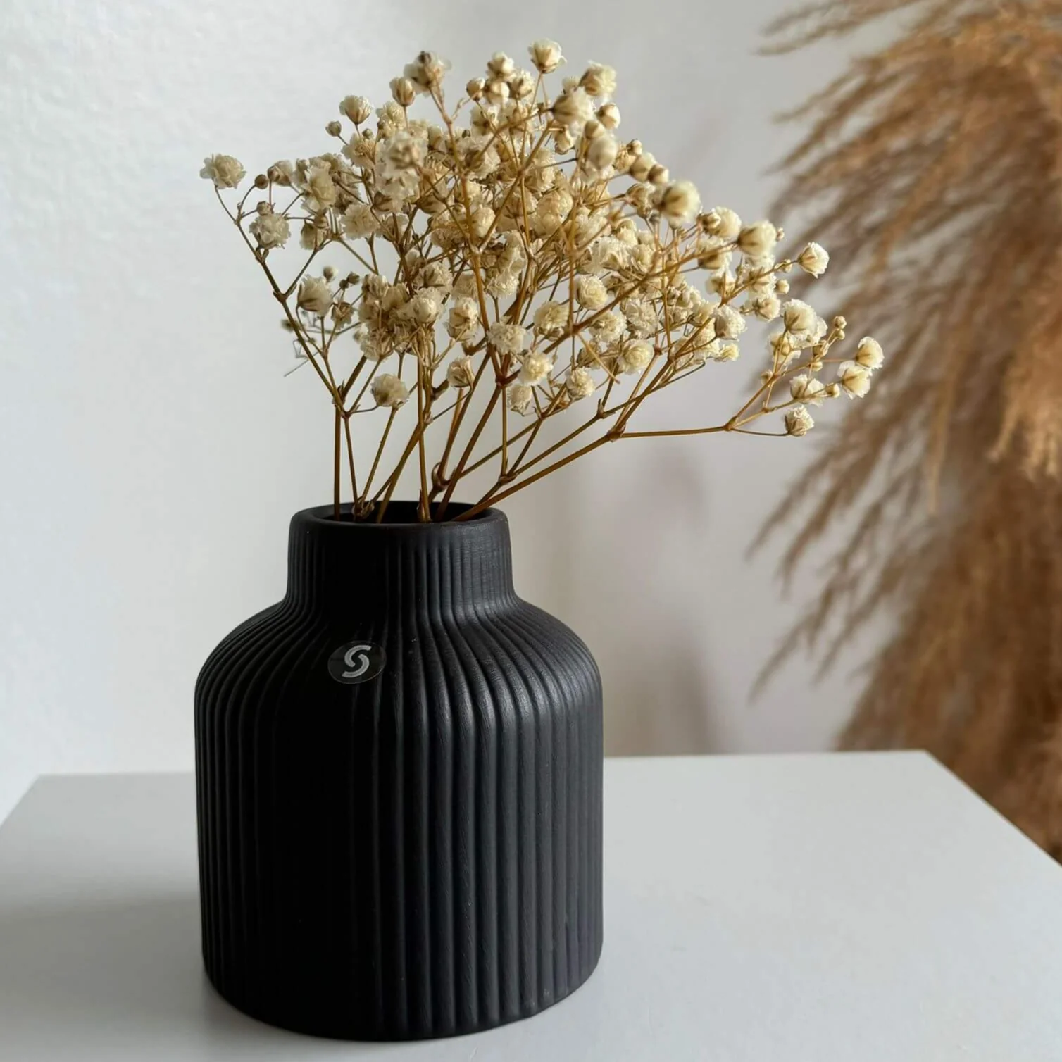 Lillhagen - matte Keramikvase mit starkem Auftritt