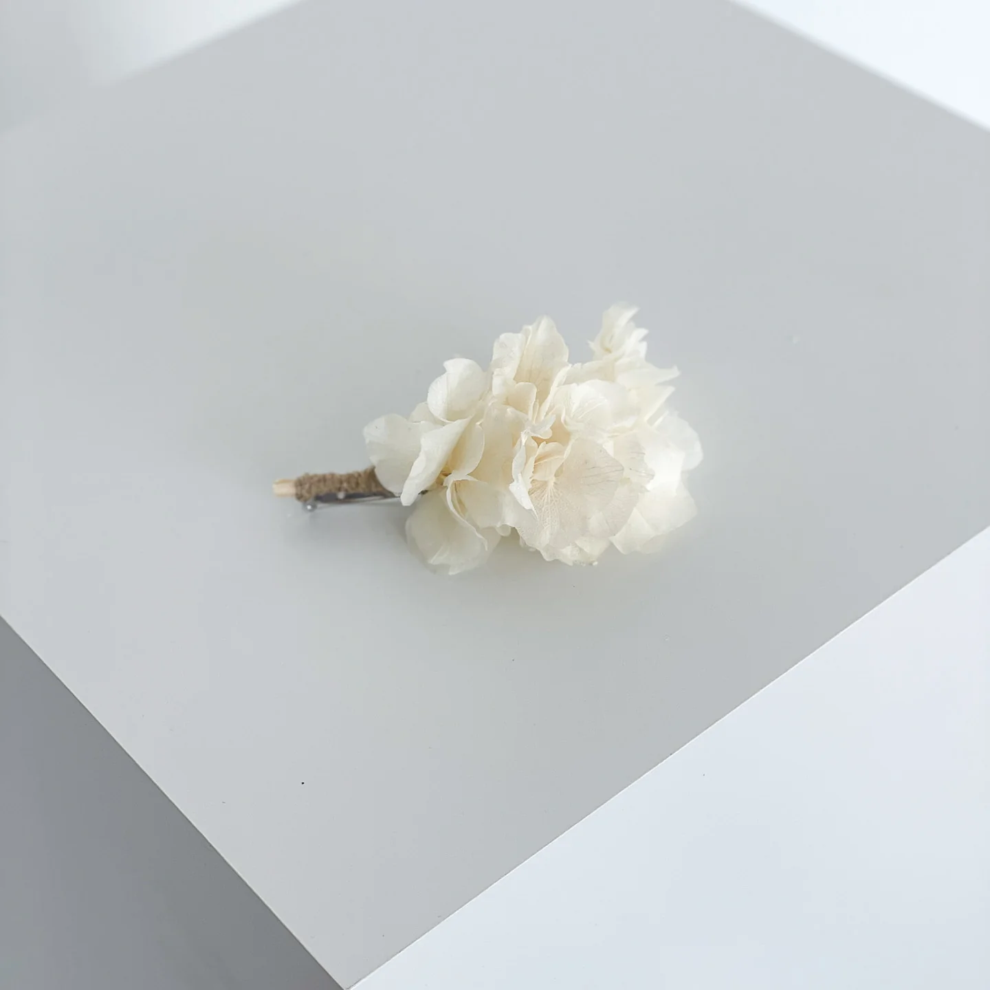 Anstecker Bräutigam I Trauzeuge I Hortensie weiß