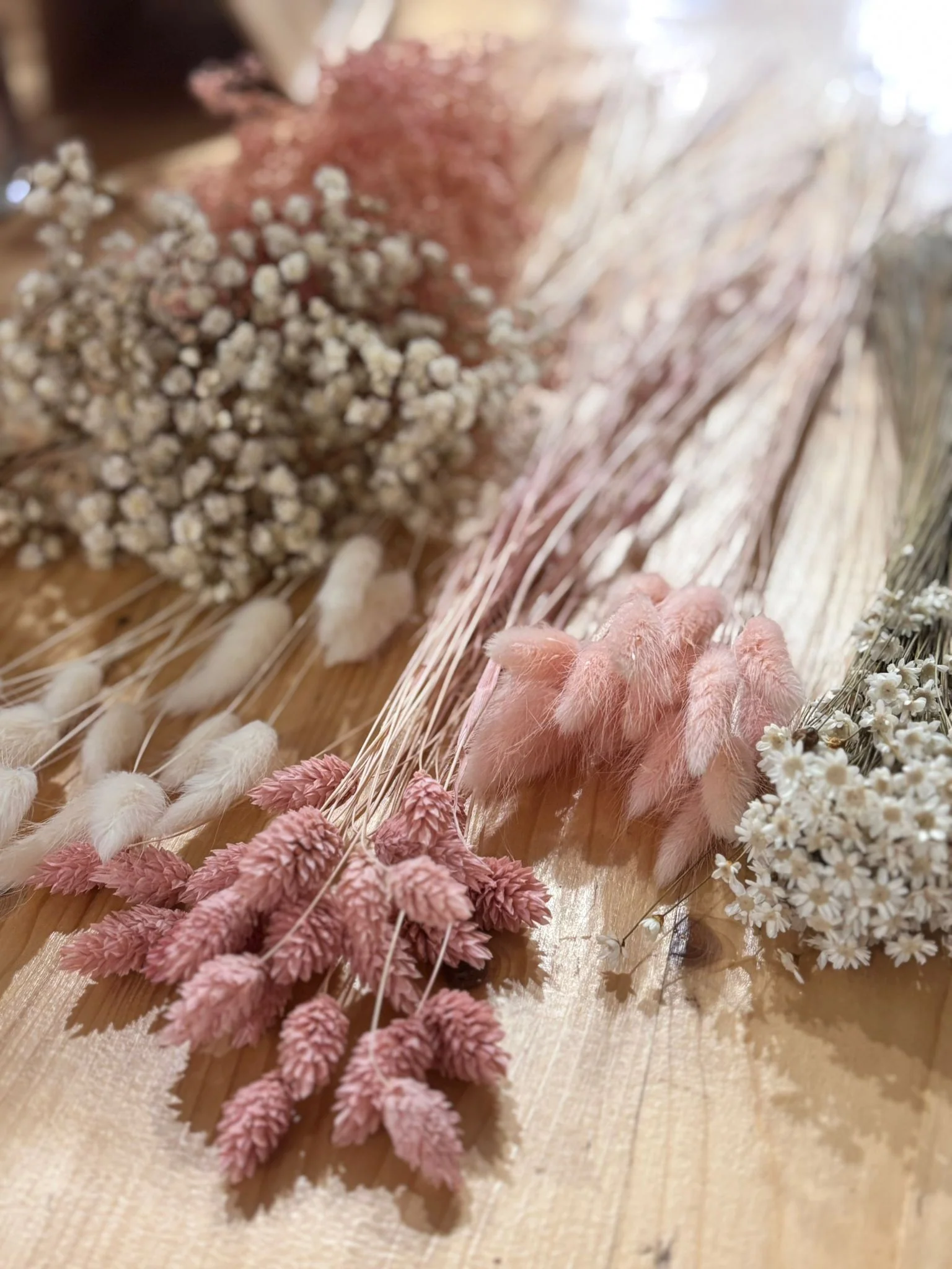 DIY: Trockenblumenkranz Marie in beige rosa