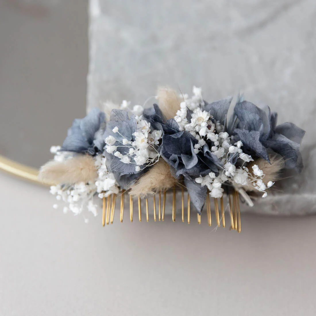 Haarkamm Trockenblumen blau beige Hortensie