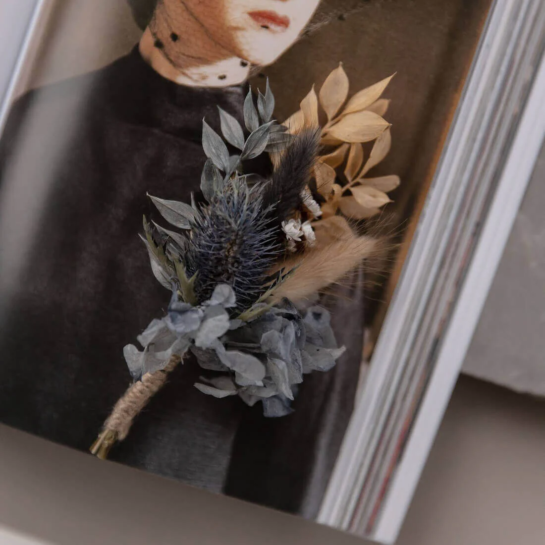 Anstecker Bräutigam I Trauzeuge I Trockenblumen blau apricot