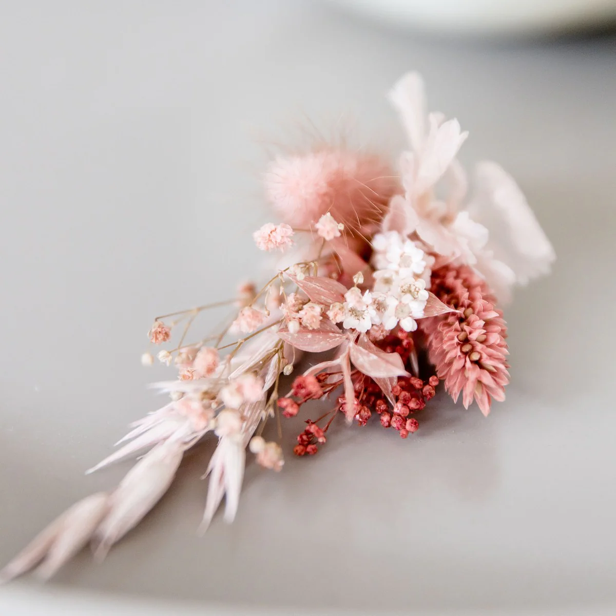 Anstecker Trockenblumen Rosa Monochrome