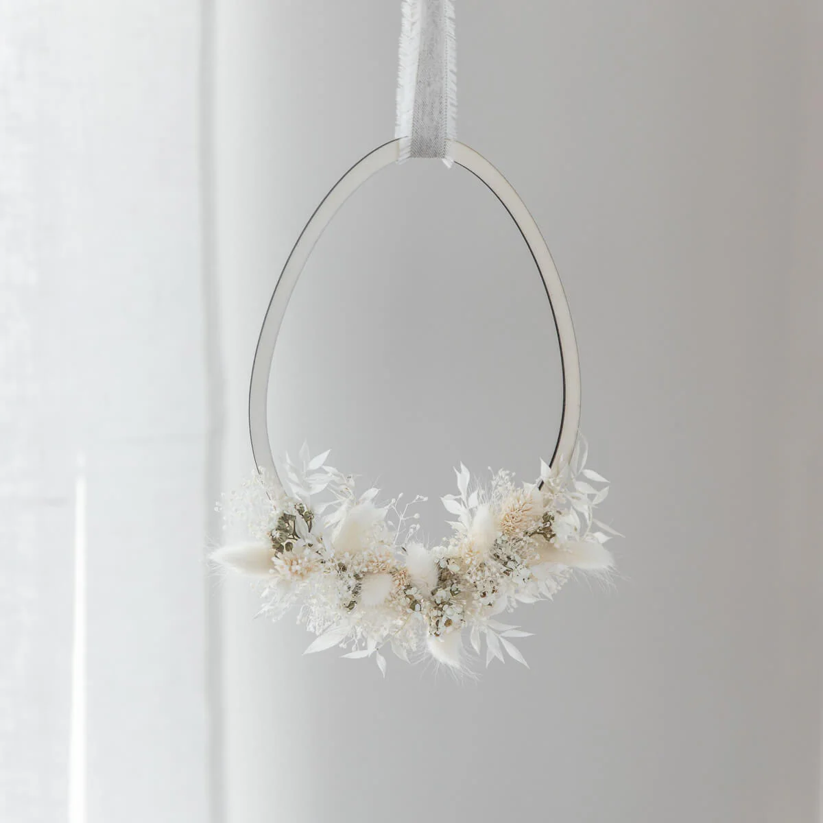 Trockenblumenkranz Osterei aus Holz