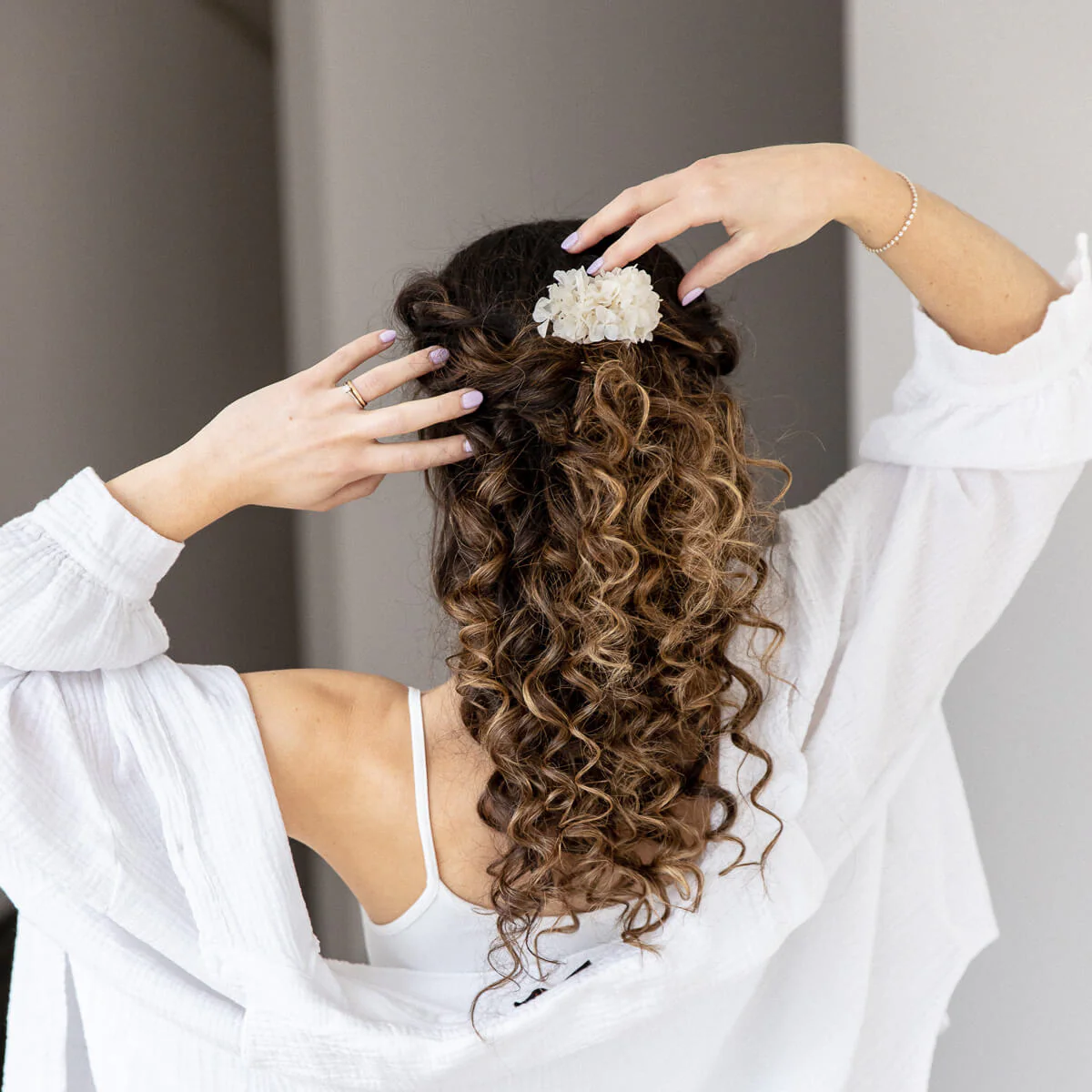 Haarkamm Trockenblumen weiß Hortensie