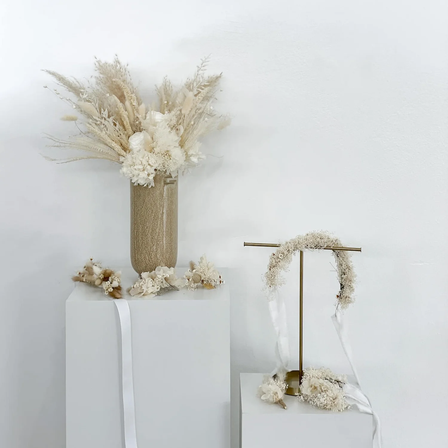 Anstecker Bräutigam I Trauzeuge I Pampasgras beige