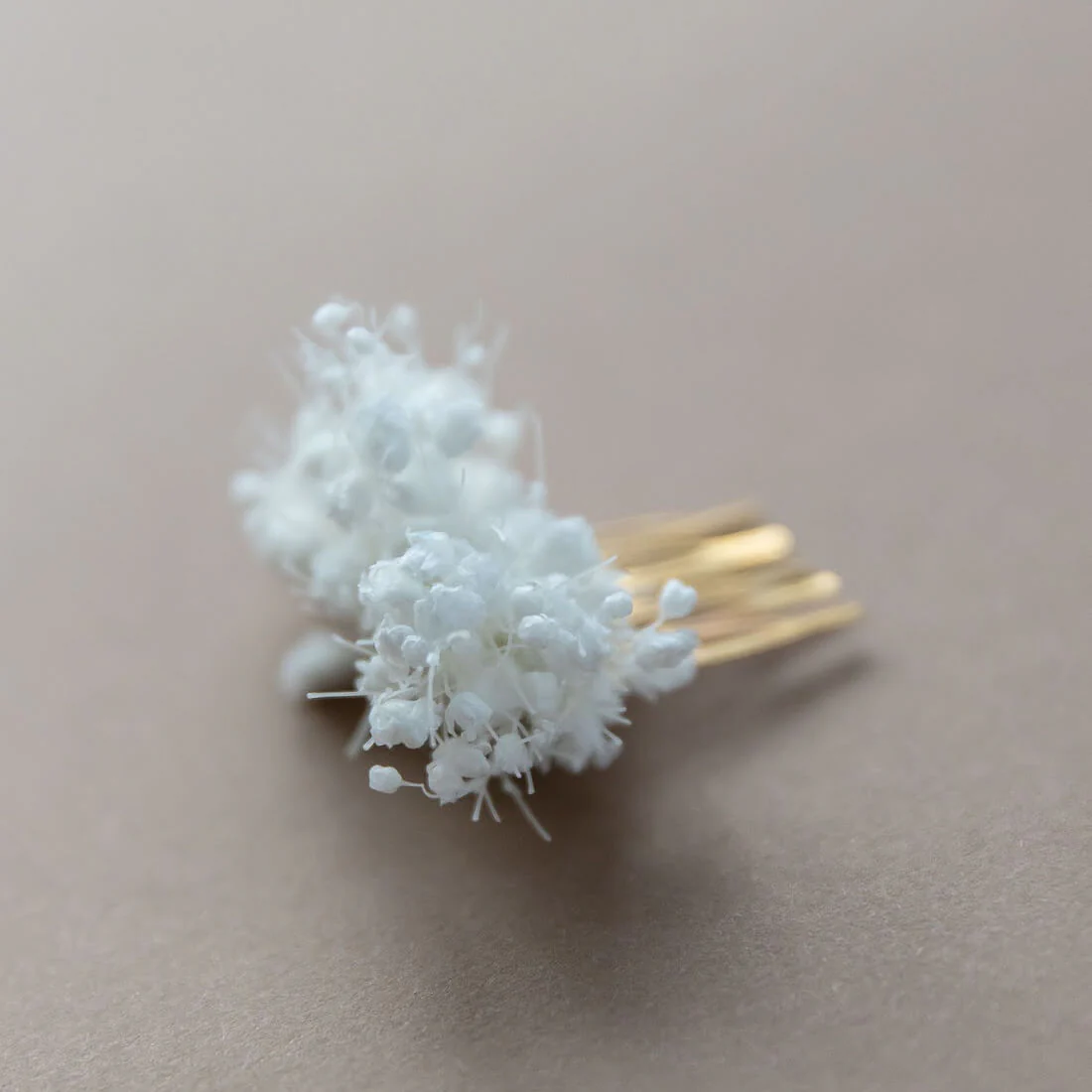 Haarkamm Trockenblumen weiß Schleierkraut