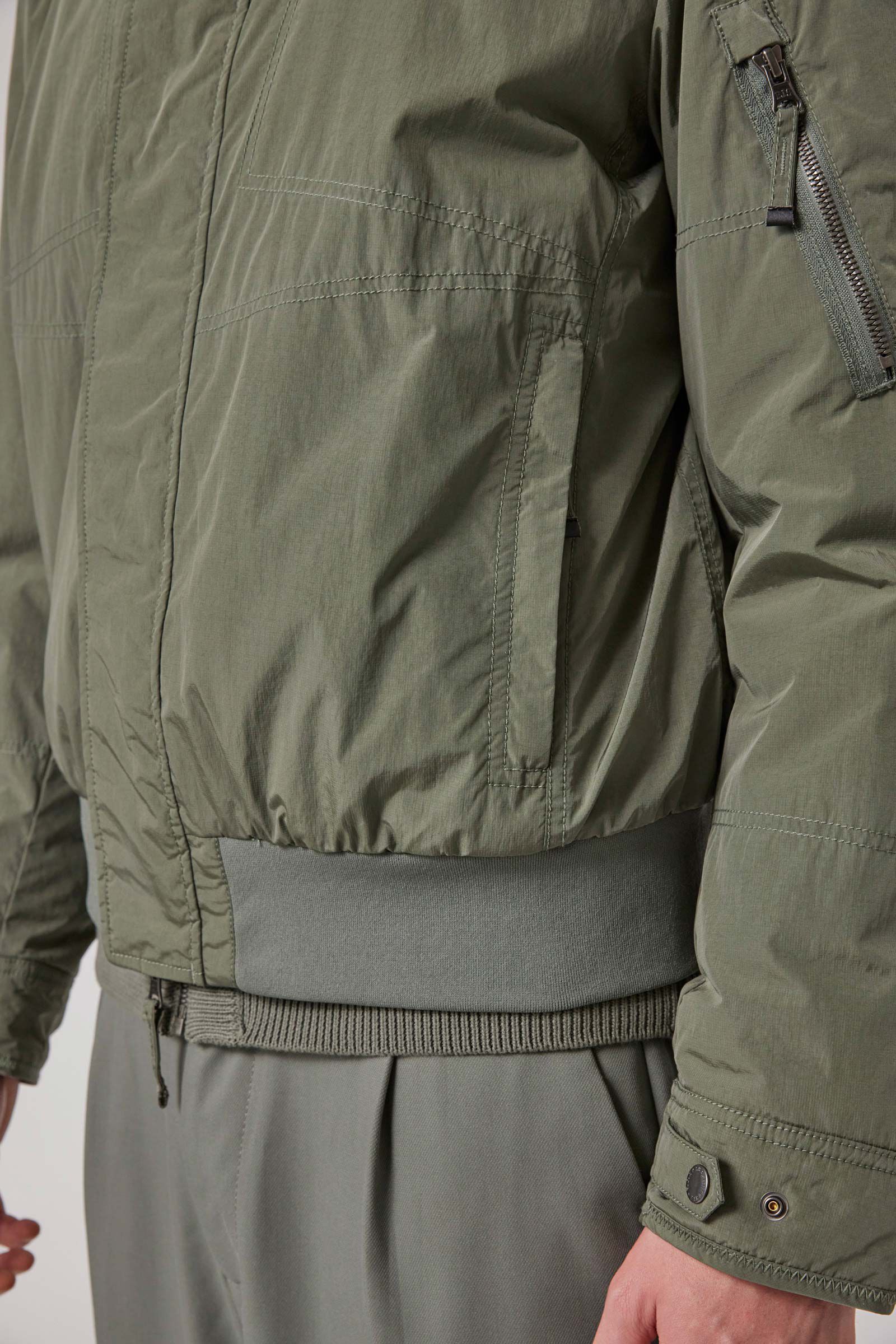 LEANDER - HOODED BOMBER