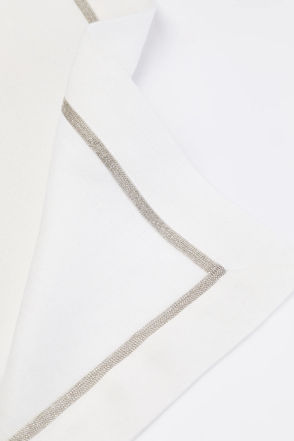 Beyaz Kenarı Zincir Detaylı Amerikan Servis