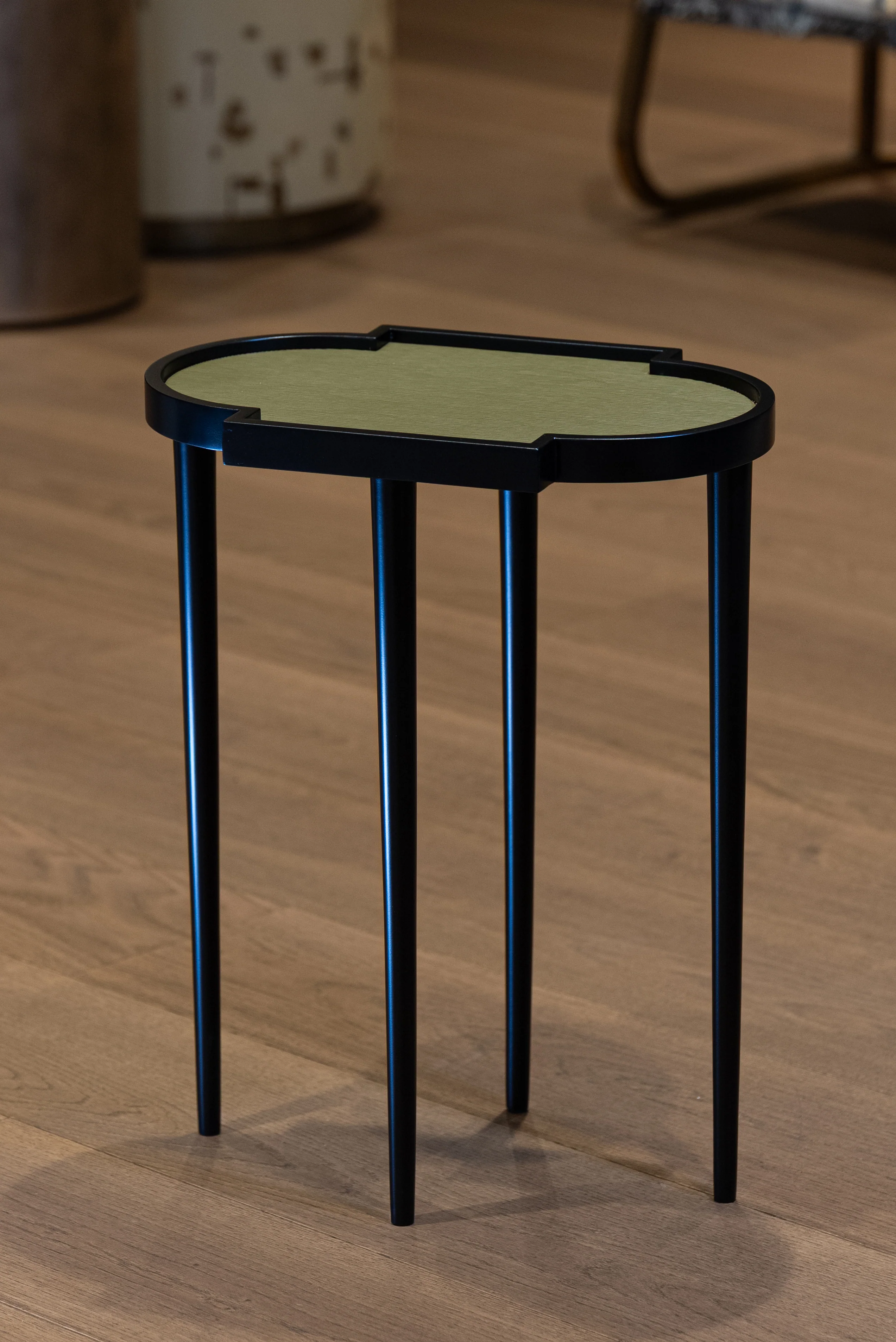 Yeşil Renk Deri Kaplama Sehpa