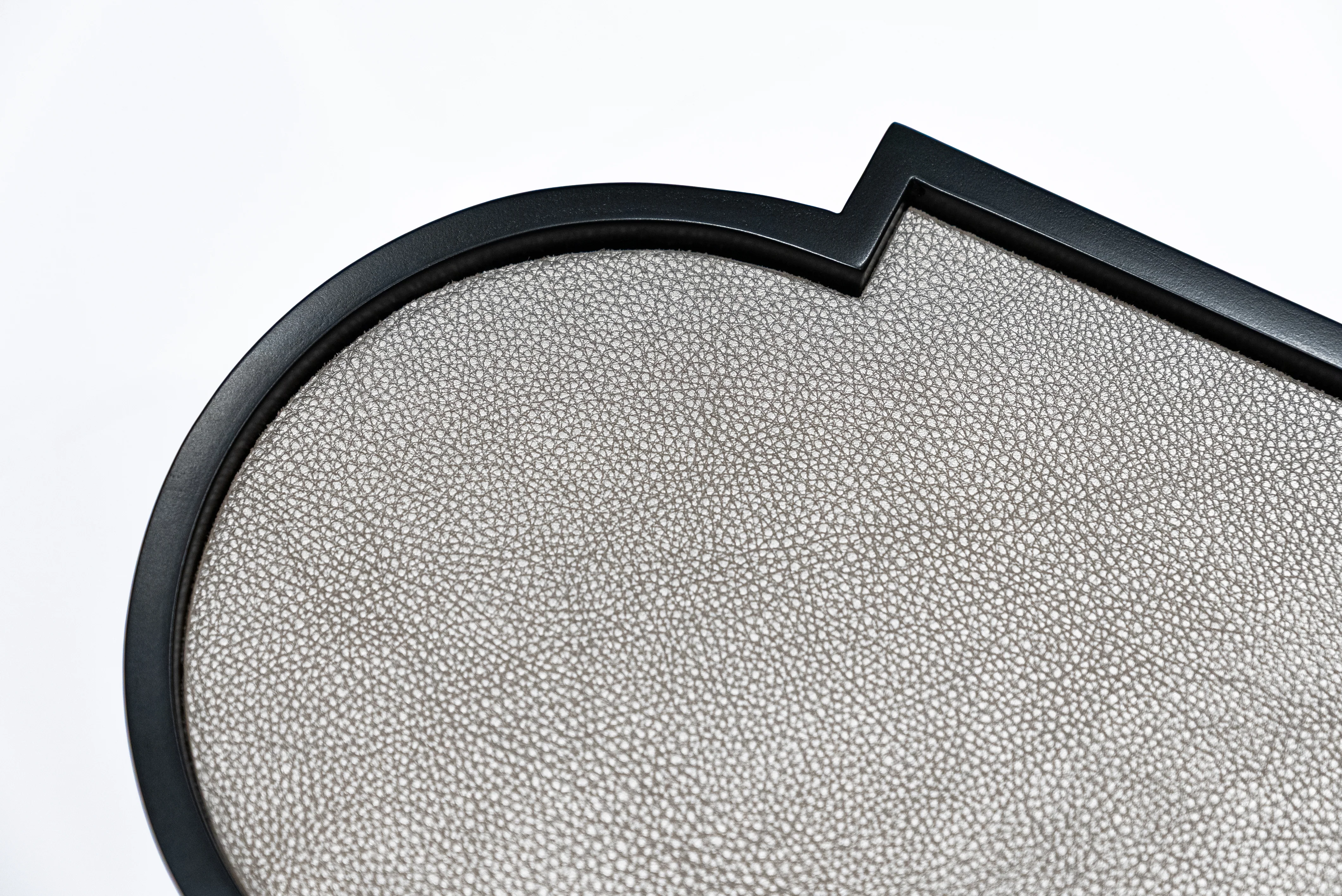 Gri Renk Deri Kaplama Sehpa