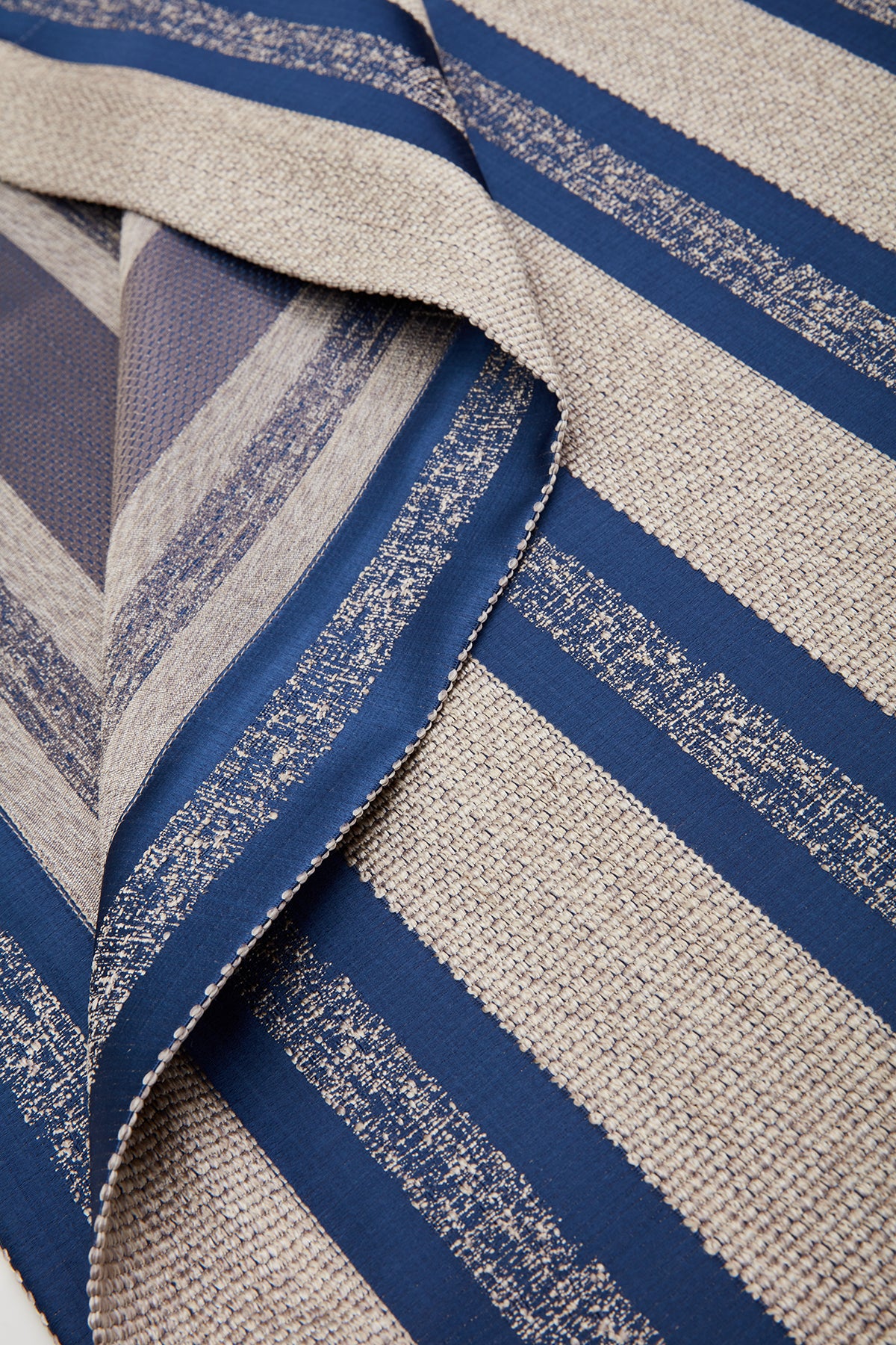 Mavi Çizgili Runner