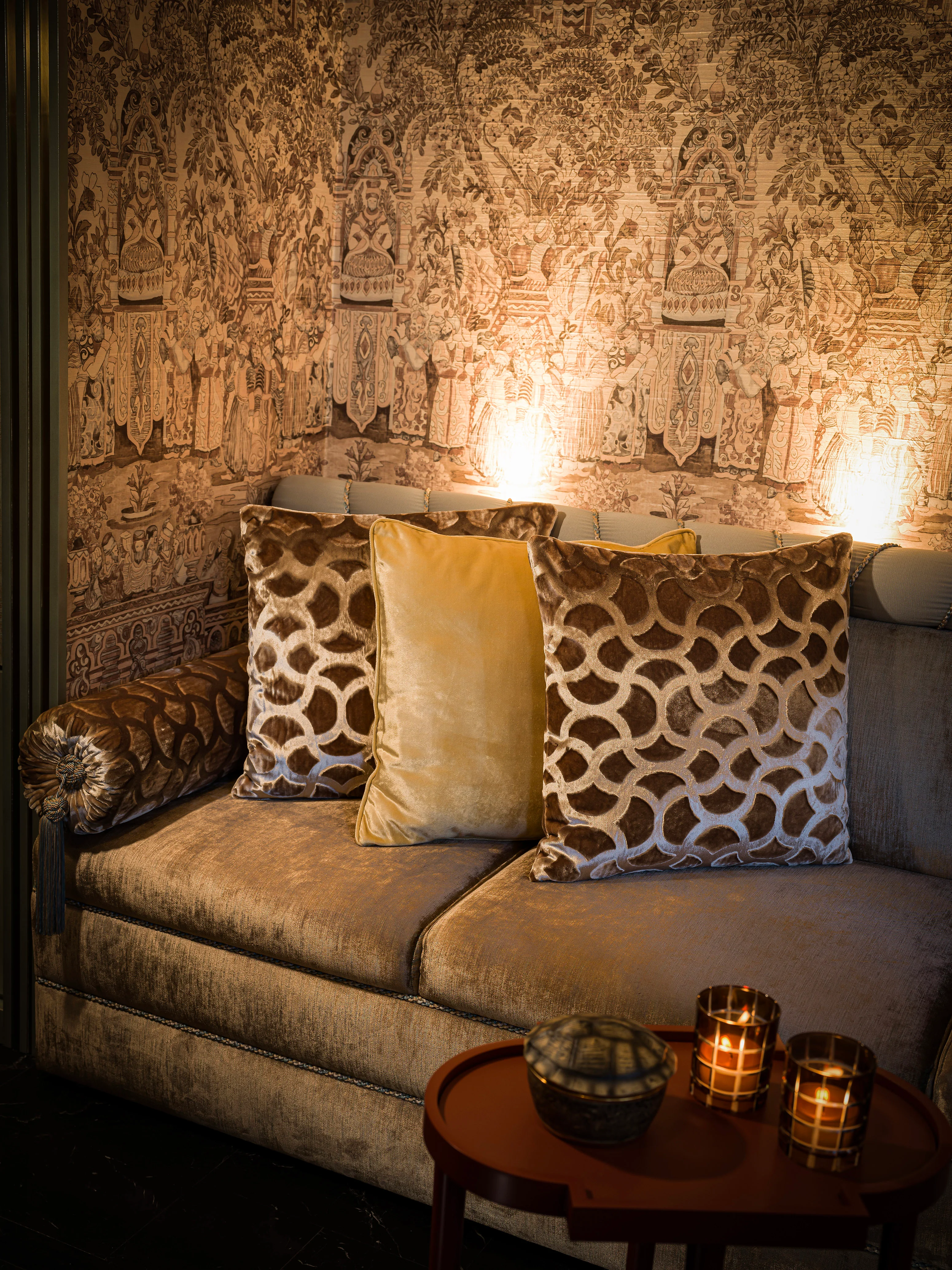 Kadife Kahverengi Dokulu Yastık