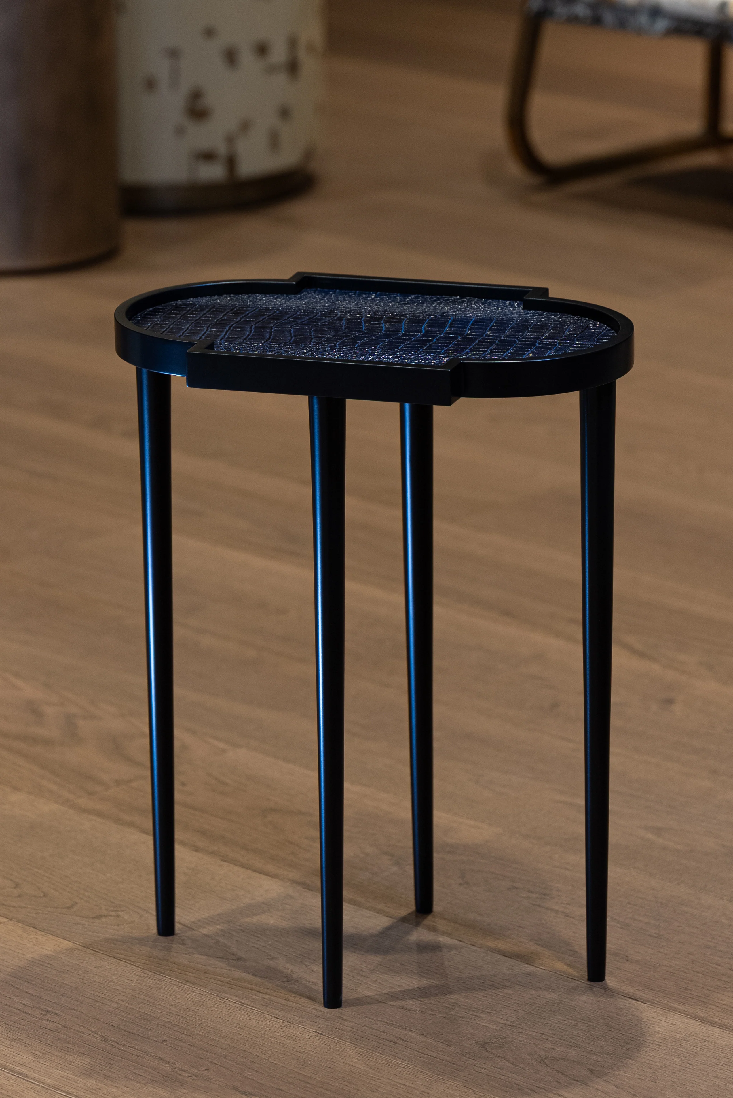 Lacivert Renk Deri Kaplama Sehpa