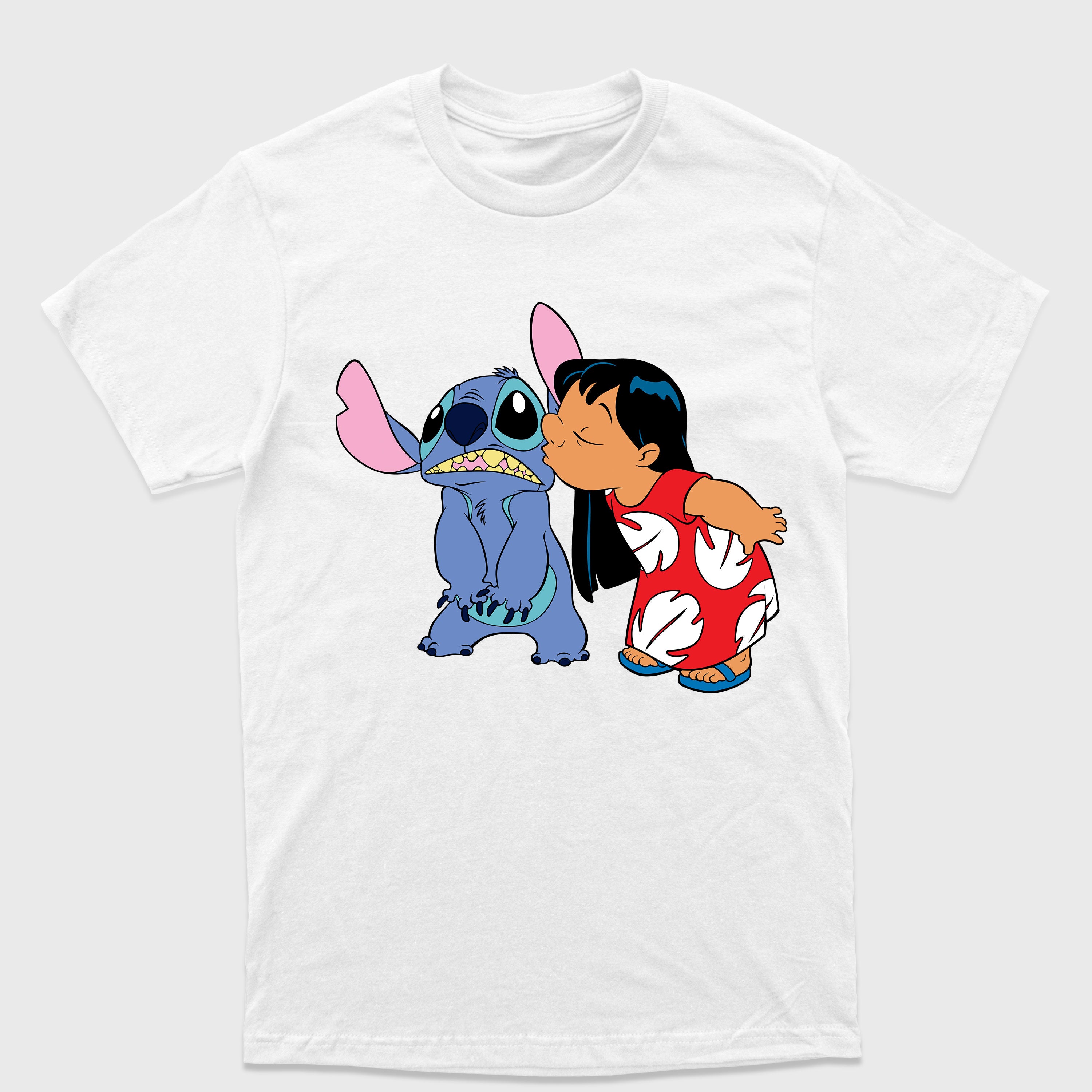 Camiseta Básica Lilo Beijando Stitch