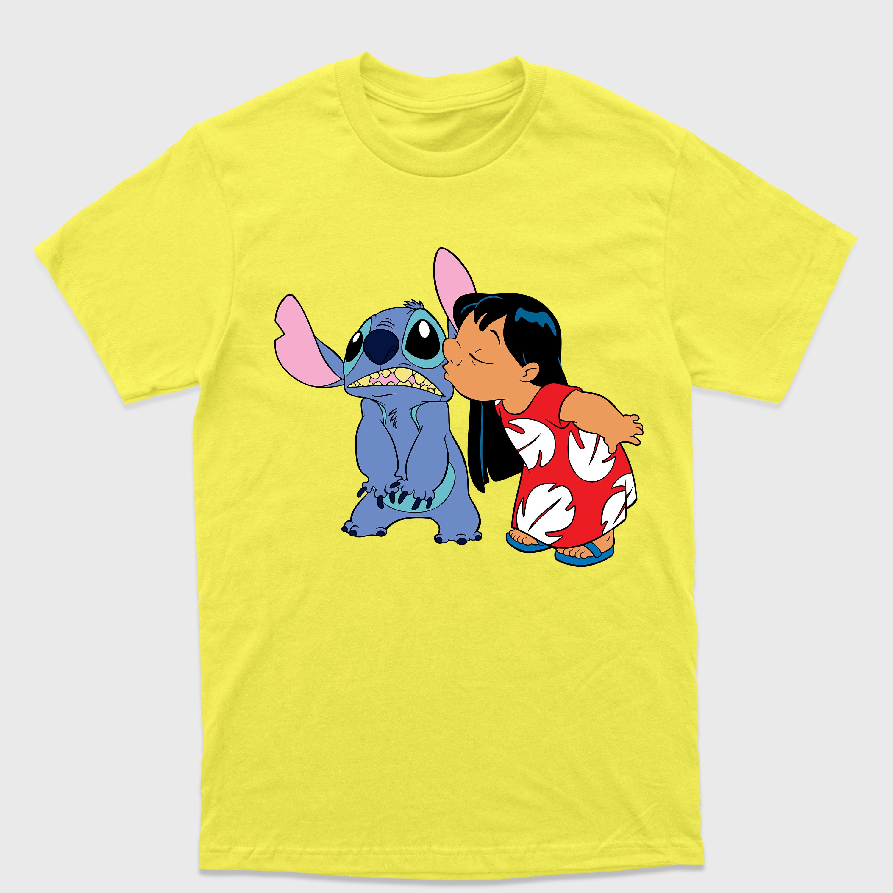 Camiseta Básica Lilo Beijando Stitch