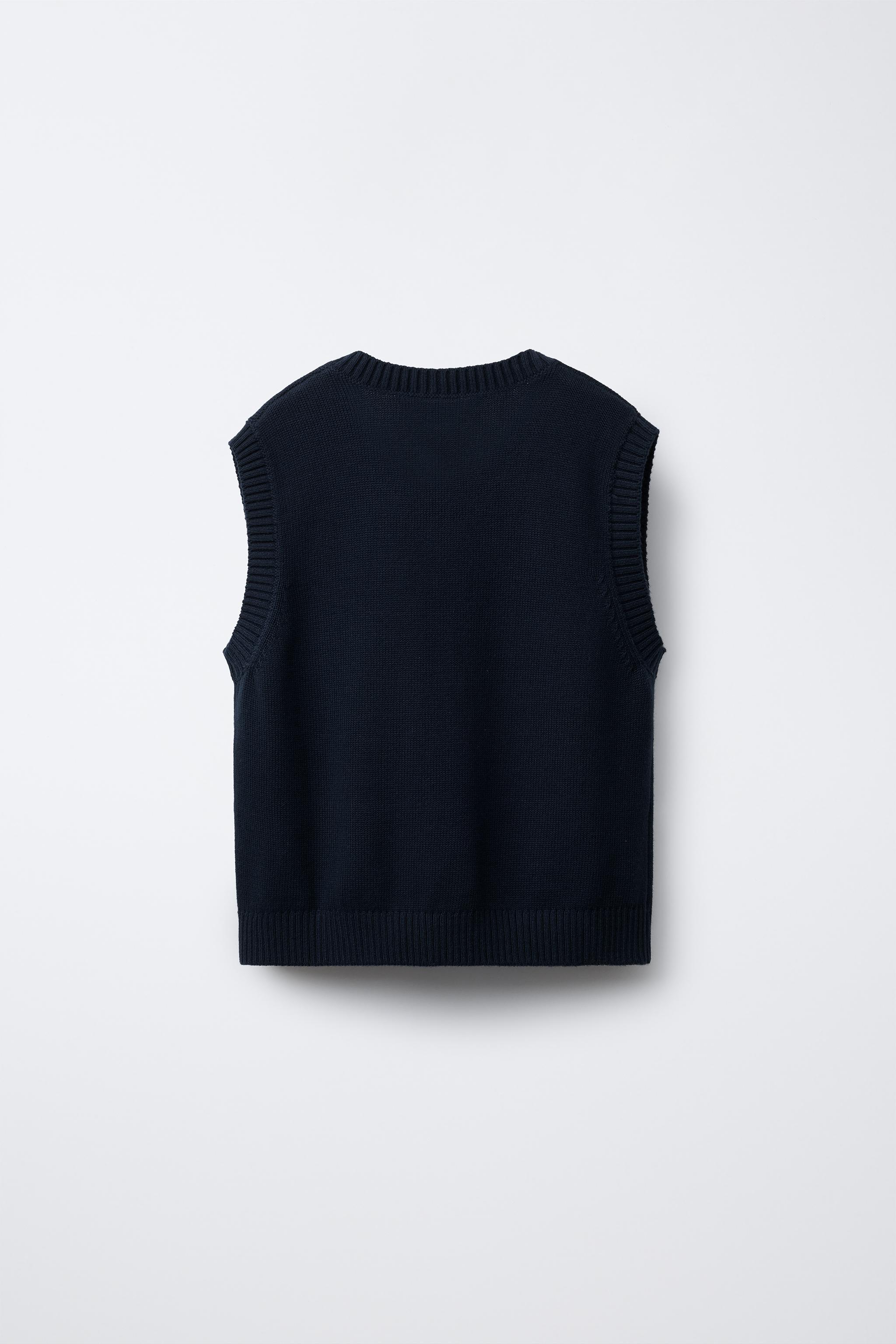 KNIT VEST