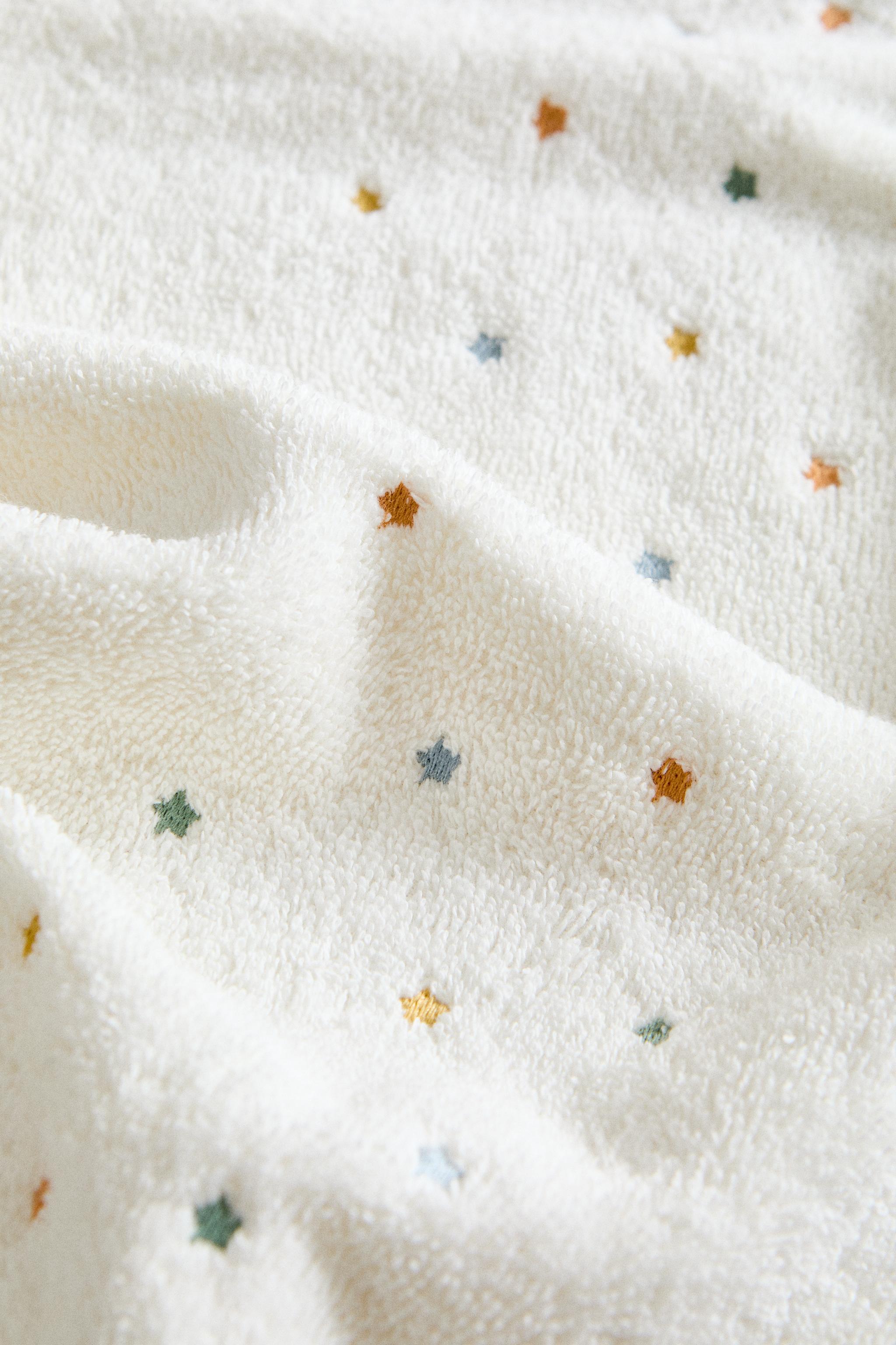 CHILDREN'S TASSEL BATH TOWEL