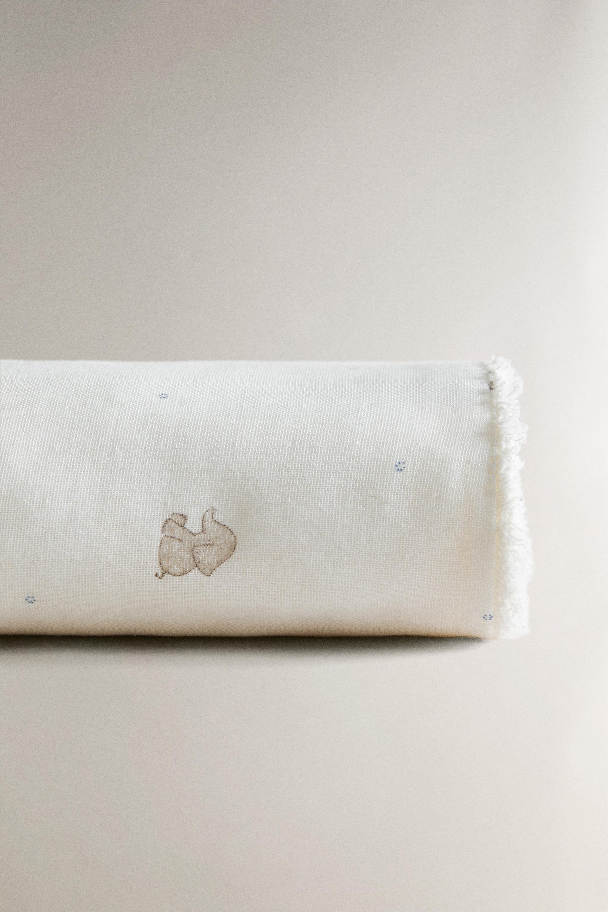 CHILDREN'S ELEPHANT BATH TOWEL