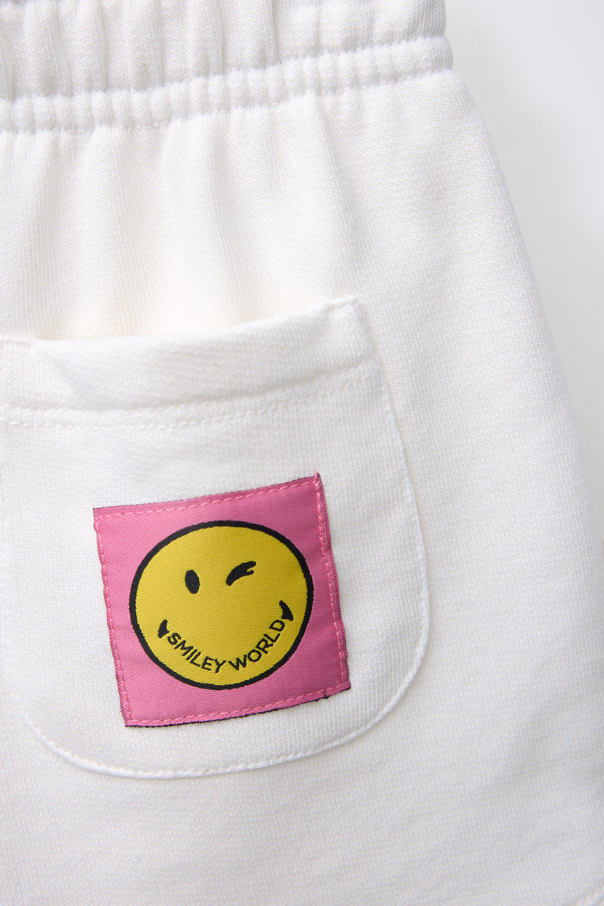SMILEYWORLD ® RAISED SHORTS
