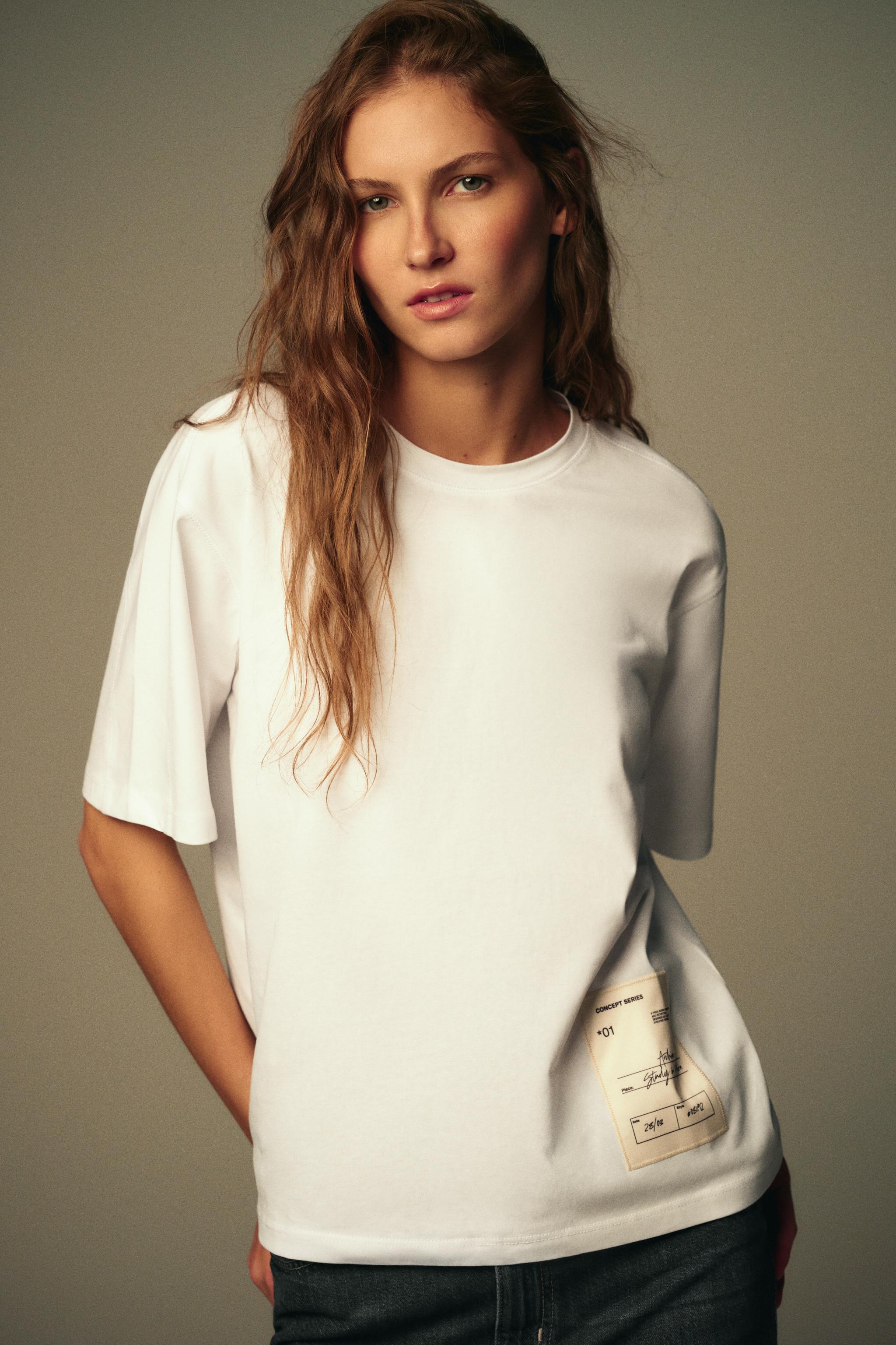 REGULAR FIT LABEL T-SHIRT