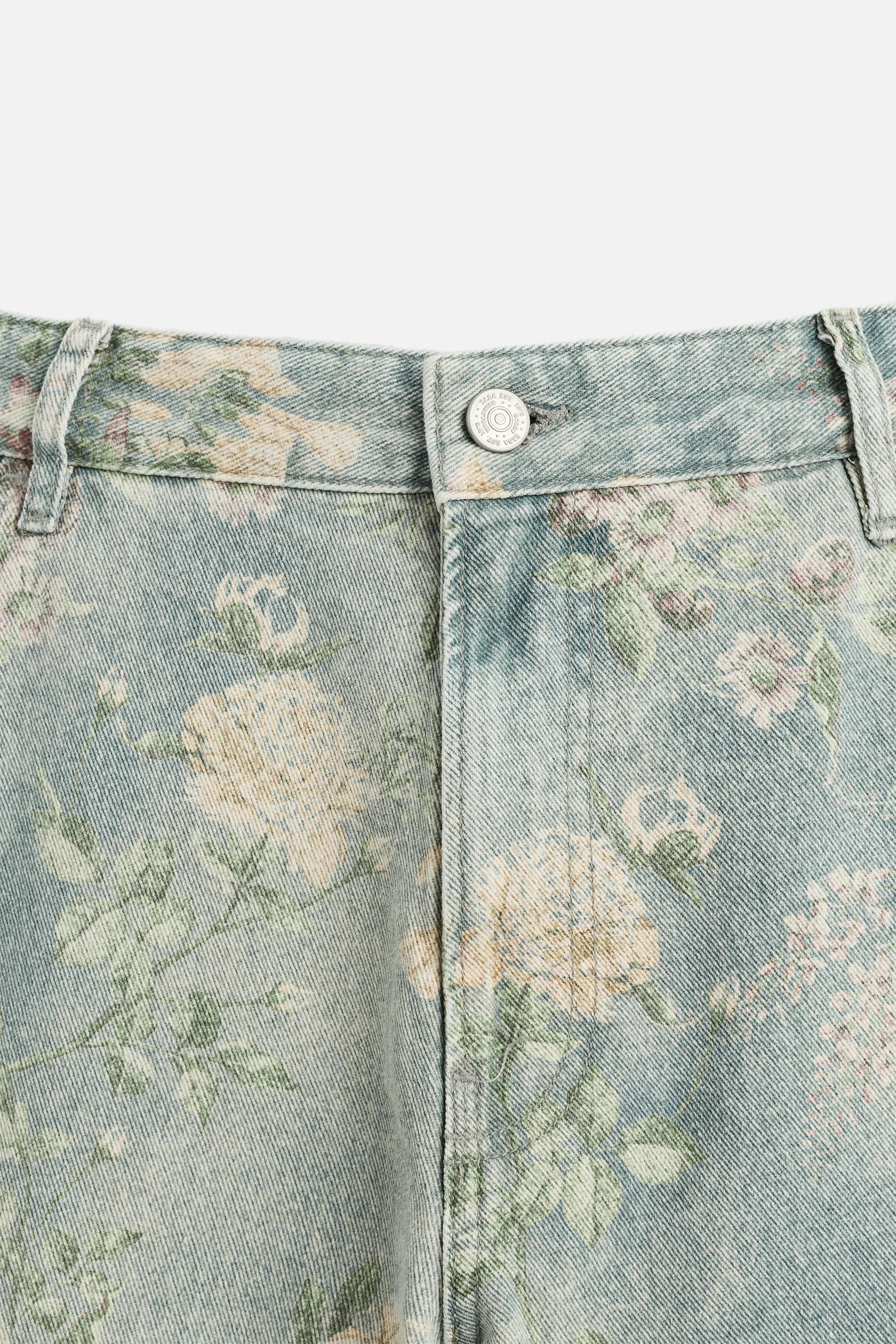 FLORAL PRINT CARPENTER POCKET BERMUDA SHORTS