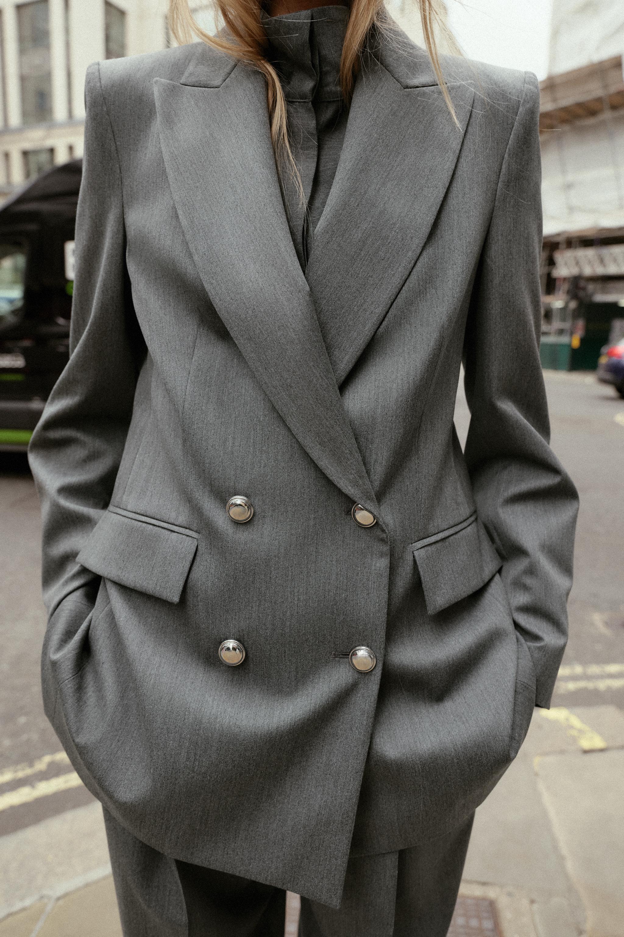 DOUBLE BREASTED BLAZER