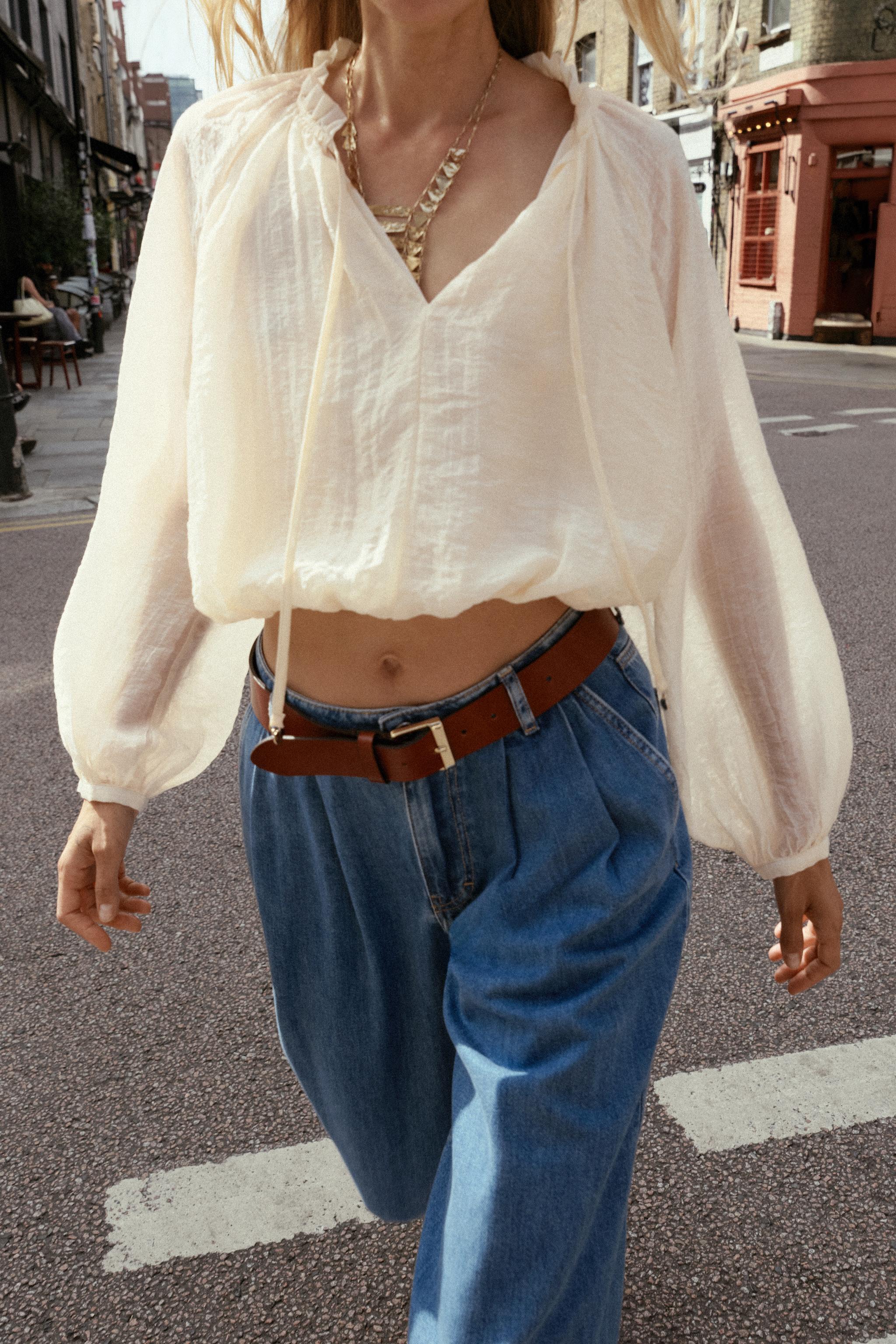 FLOWY BALLOON SLEEVE BLOUSE