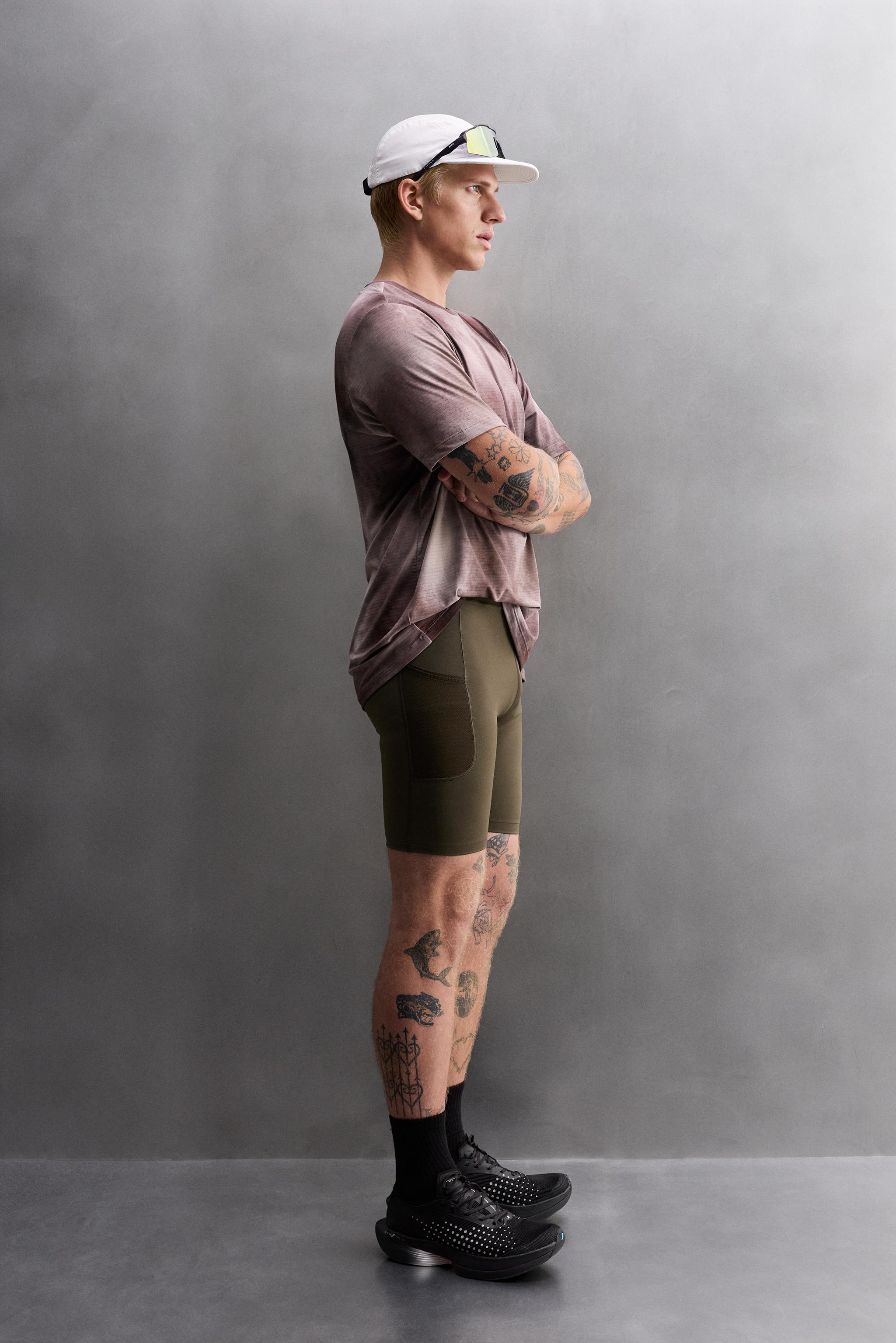 TIE-DYE PRINT PERFORATED T-SHIRT