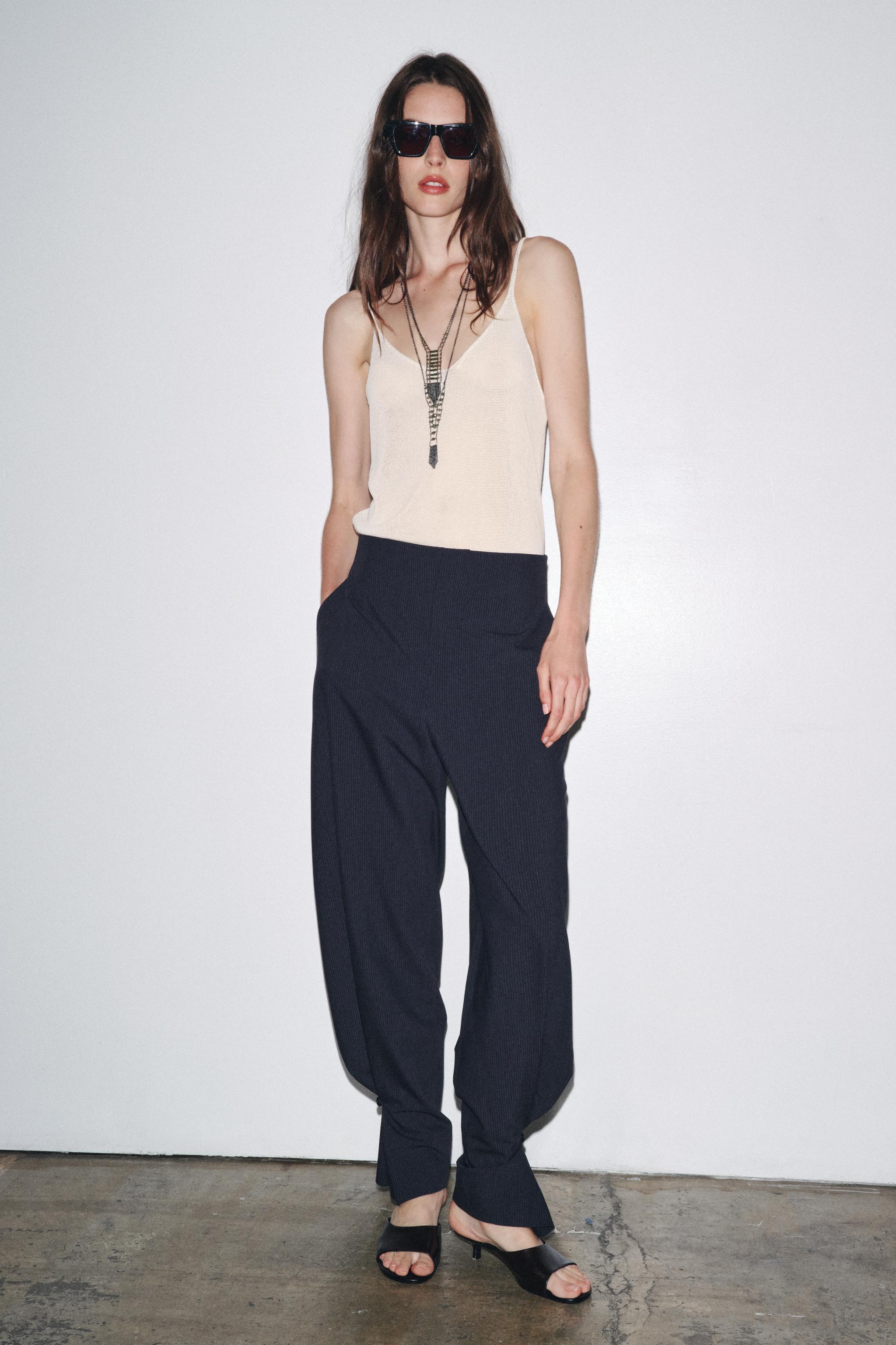 LEATHER KITTEN HEEL SANDALS