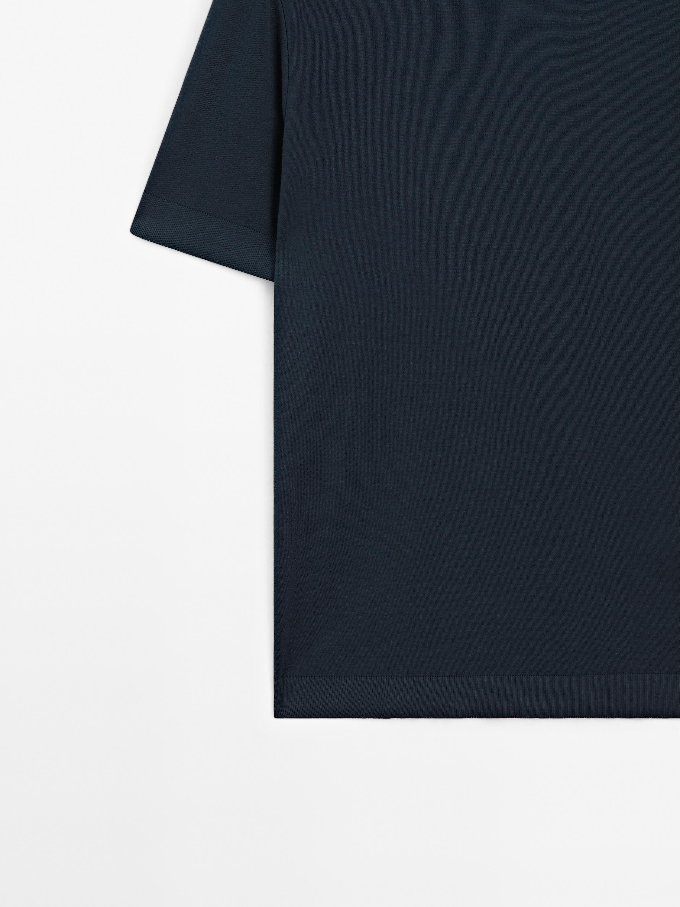 100% cotton T-shirt with ribbed trims