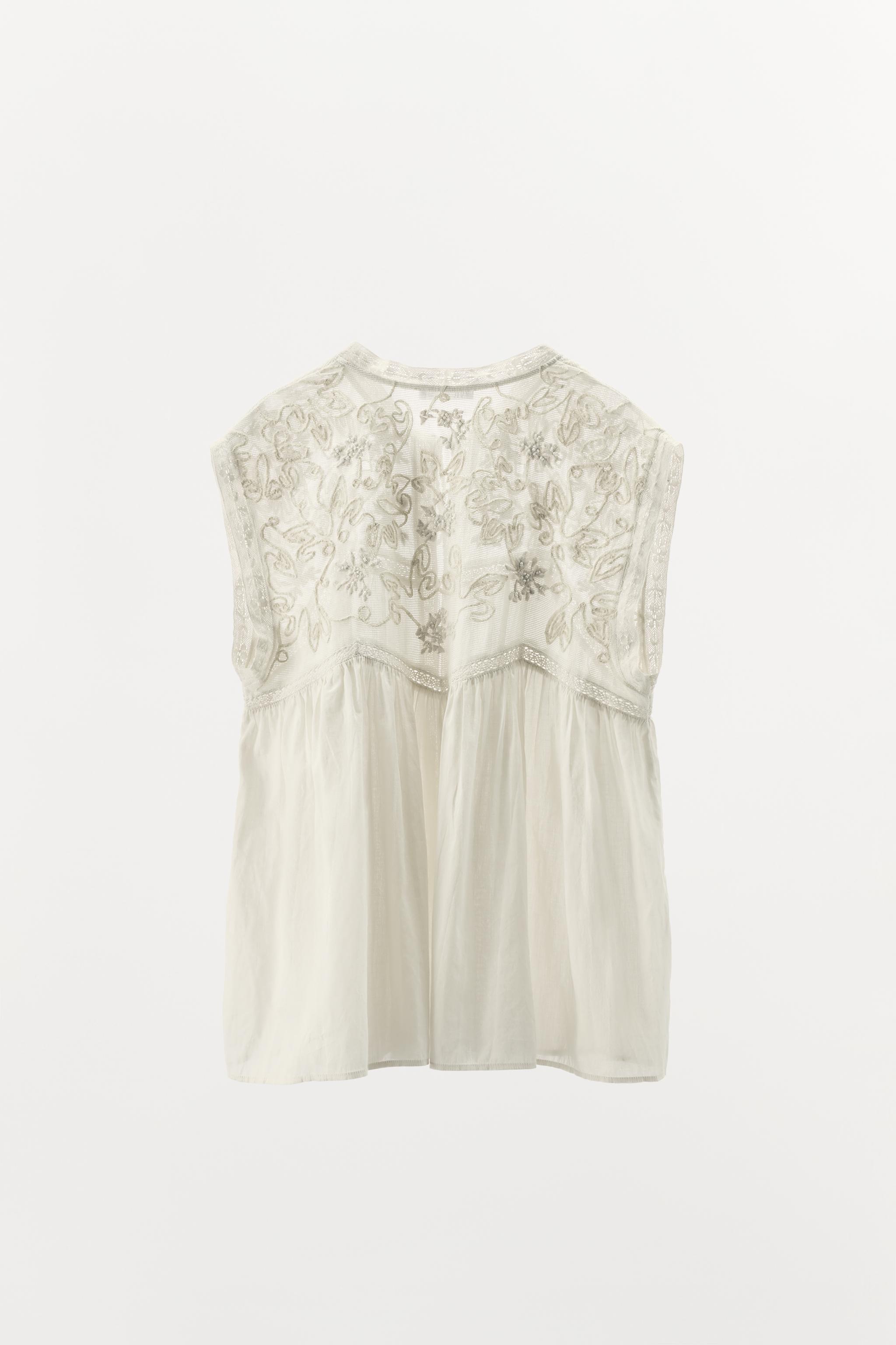 EMBROIDERED LACE TOP LIMITED EDITION