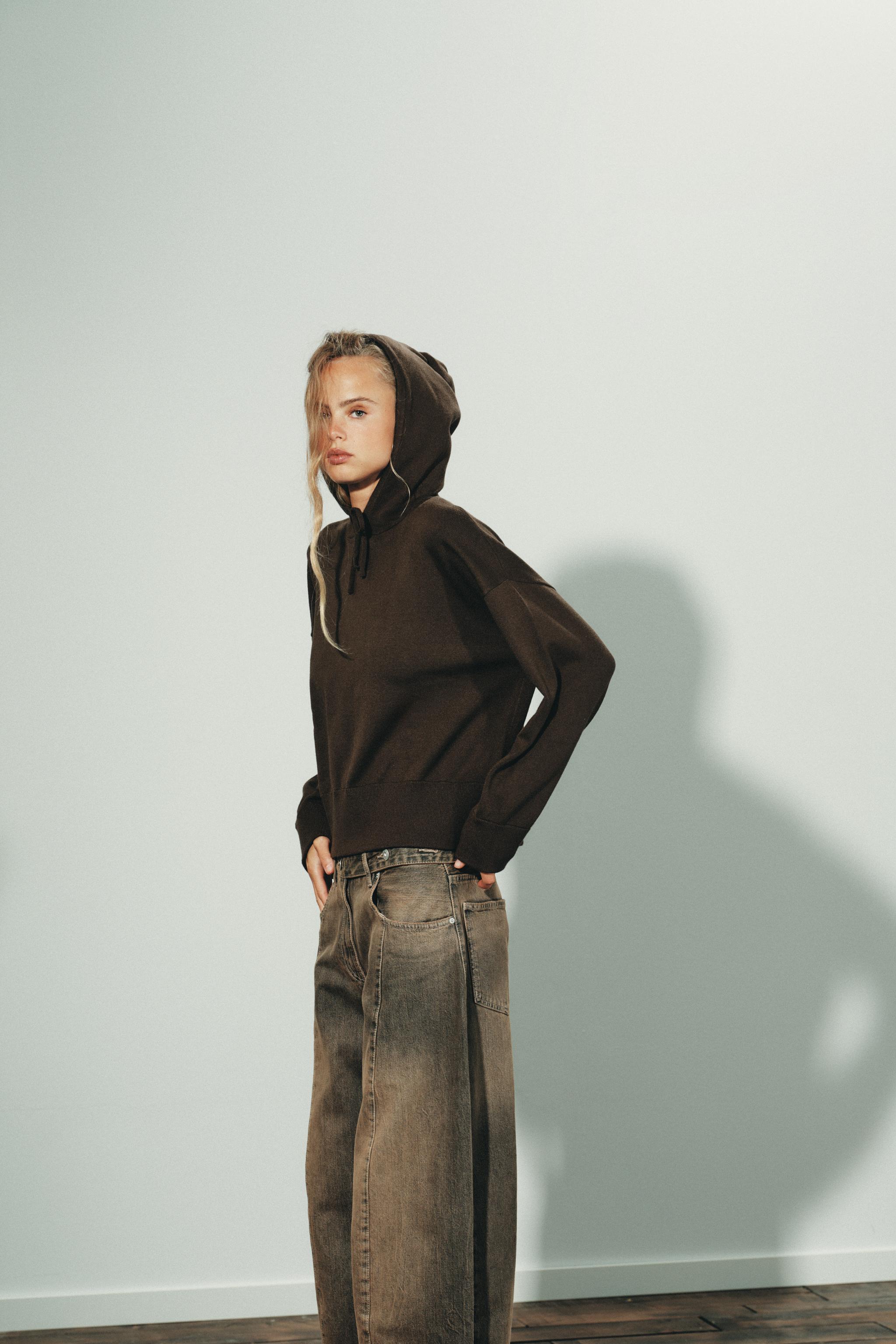 HOODED KNIT SWEATSHIRT